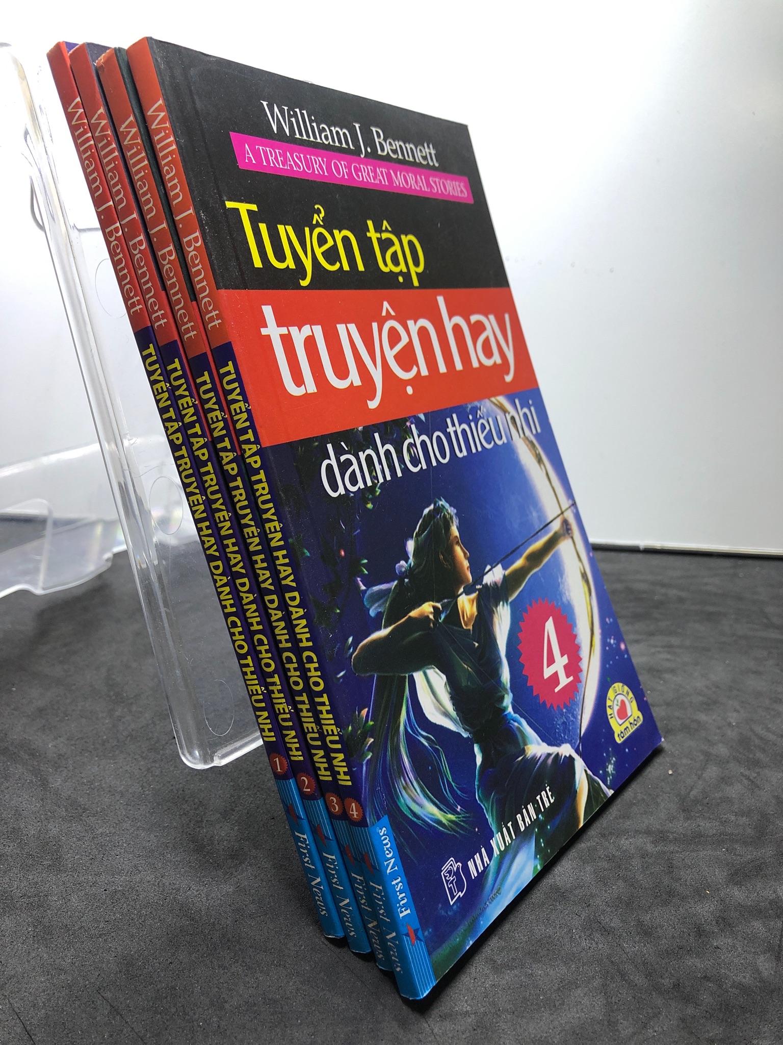 Tuyển tập truyện hay dành cho thiếu nhi tập 1 2 3 4 2013 mới 85% bẩn nhẹ William J.Bennett 0508 Truyện thiếu nhi (SL có thể đặt: 1 Cuốn) - SÁCH ĐẠI HỌC