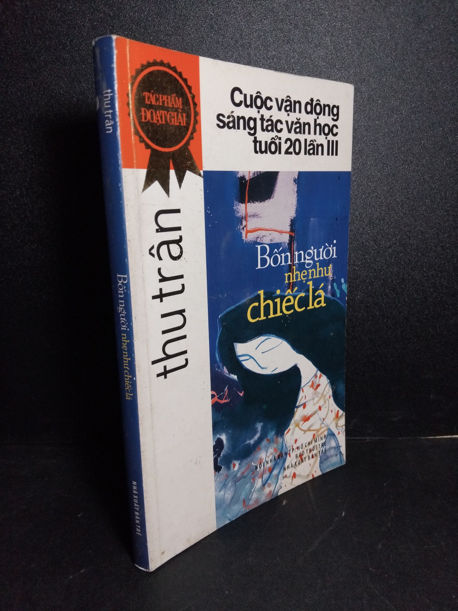 Bốn người nhẹ như chiếc lá mới 80% ố 2006 1001 Thu Trân (SL có thể đặt: 1 Cuốn) - SÁCH ĐẠI HỌC