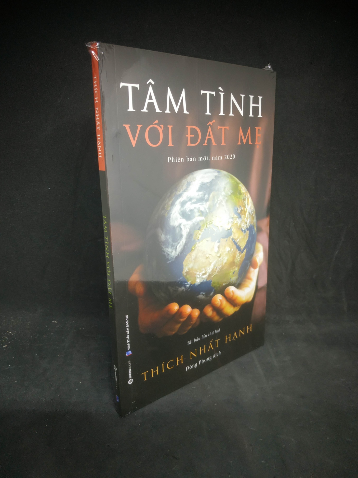 Tâm tình với Đất Mẹ Thích Nhất Hạnh mới 100% 2103 Phật giáo (SL có thể đặt: 1 Cuốn) - SÁCH ĐẠI HỌC