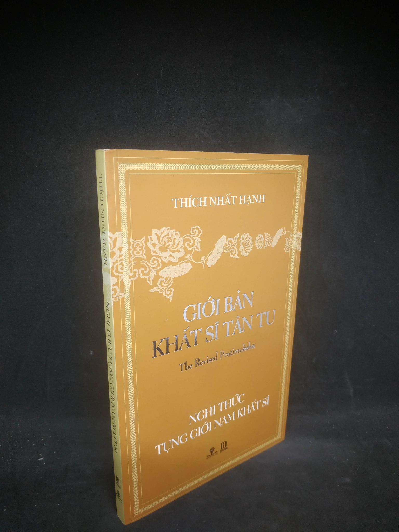 Nghi thức tụng giới nam khất sĩ Thích Nhất Hạnh mới 80% 0803 Phật giáo (SL có thể đặt: 12 Cuốn) - SÁCH ĐẠI HỌC