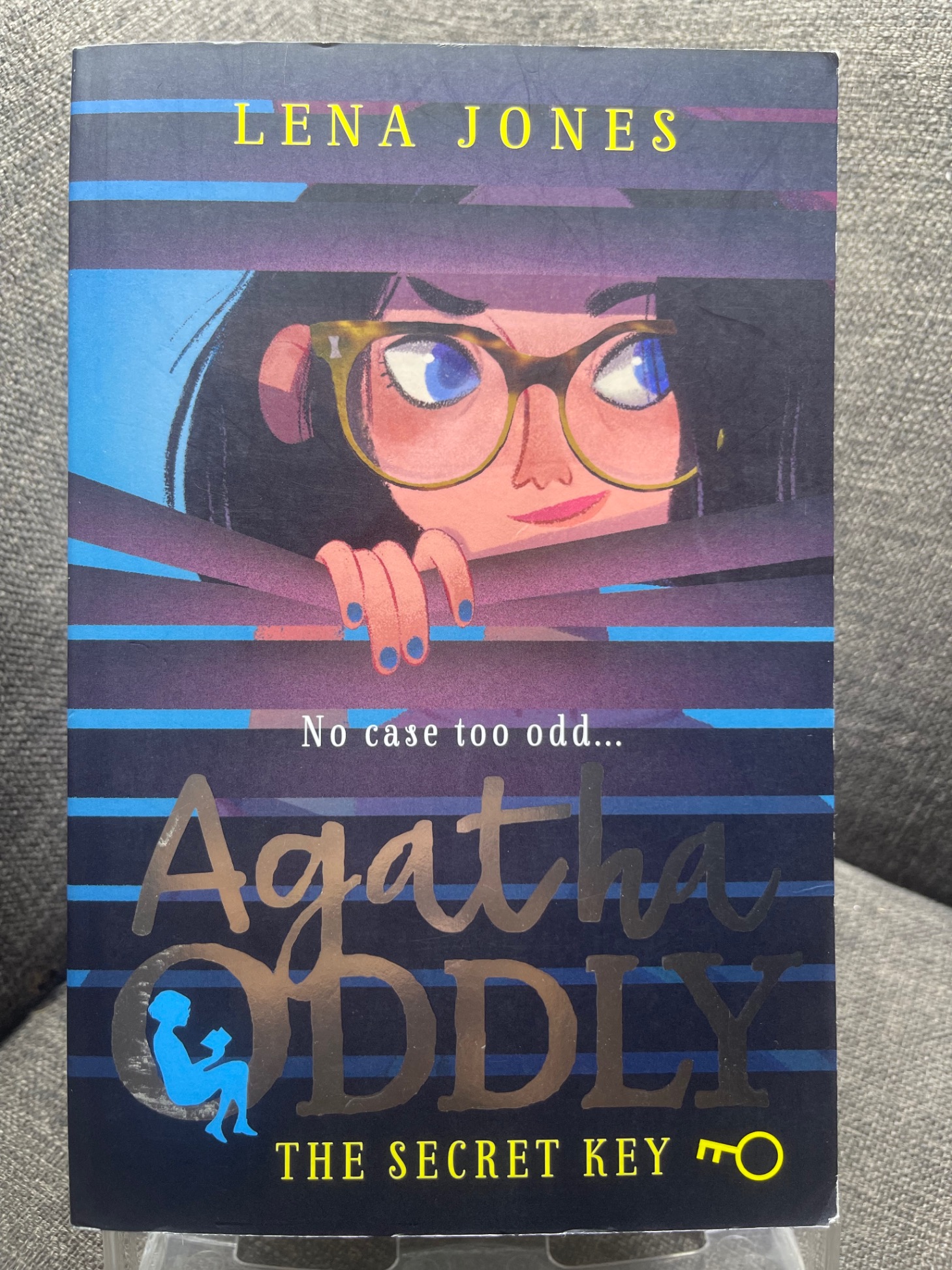 Agatha oddly the secret key mới 90% truyện ngoại văn và thiếu nhi Lena Jones 1605 Sách ngoại văn (SL có thể đặt: 1 Cuốn) - SÁCH ĐẠI HỌC
