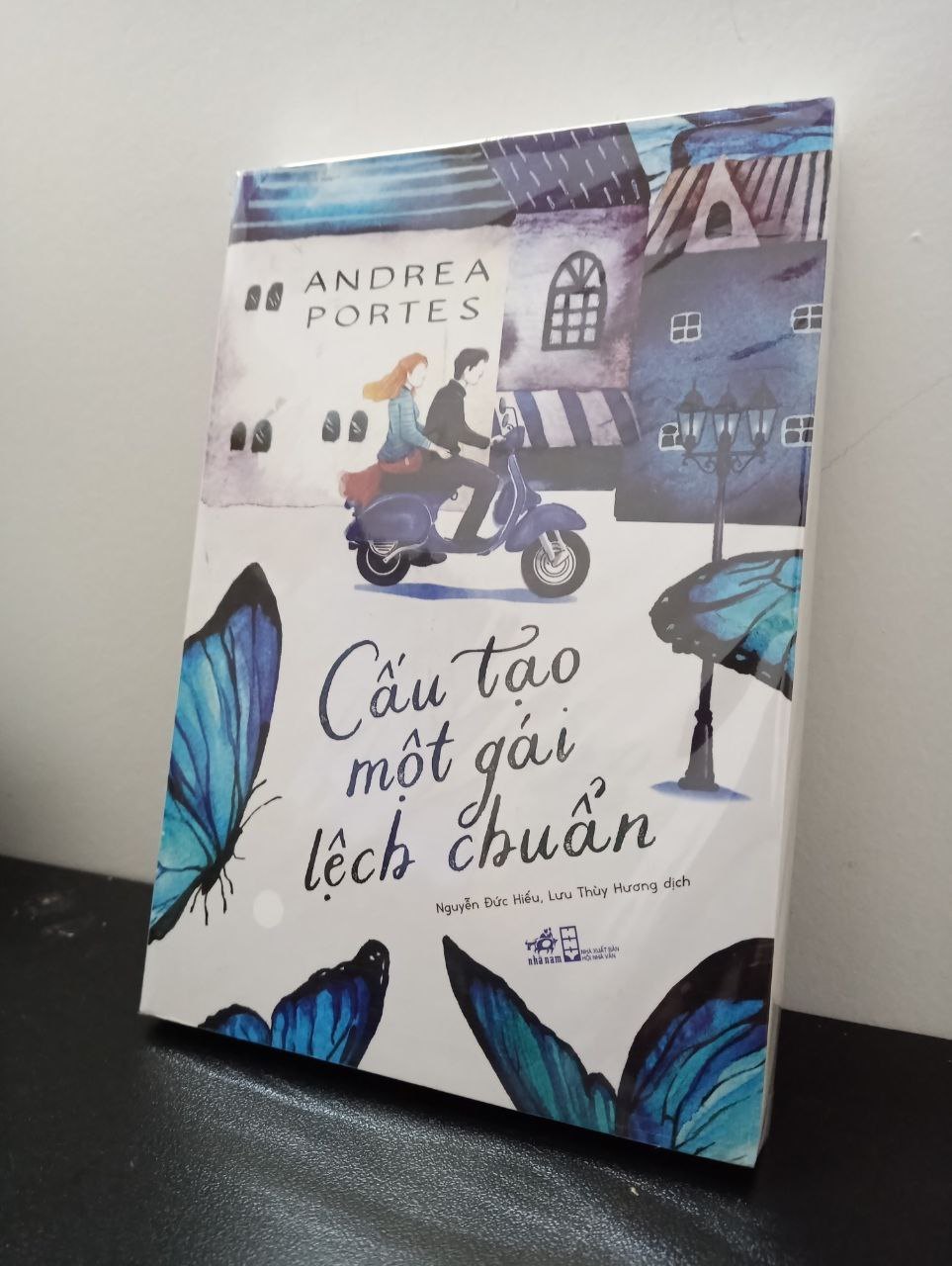Cấu Tạo Một Gái Lệch Chuẩn - Andrea Portes New 100% 2703 (SL có thể đặt: 1 cuốn) - SÁCH ĐẠI HỌC