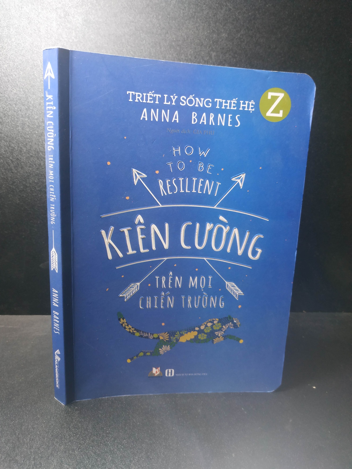 Kiên cường trên mọi chiến trường 2019 - Anna Barnes (có chữ ký) new 90% 2207 (SL có thể đặt: 1 Cuốn) - SÁCH ĐẠI HỌC