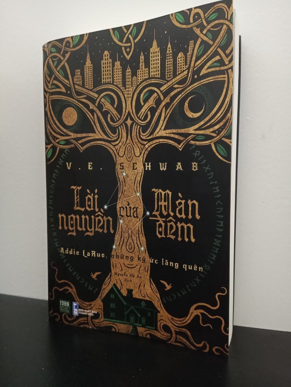 Lời Nguyền Của Màn Đêm - V. E Schwab New 100% 2703 (SL có thể đặt: 1 cuốn) - SÁCH ĐẠI HỌC