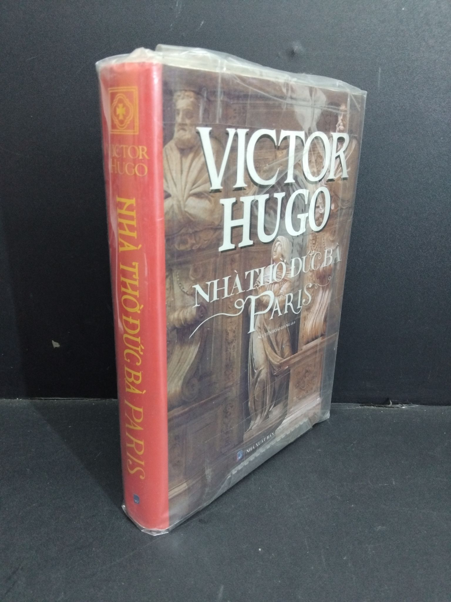 Nhà thờ Đức Bà Paris (bìa cứng, có seal) mới 80% ố 2811 Victor Hugo Sách chính trị, pháp lý (SL có thể đặt: 1 Cuốn) - SÁCH ĐẠI HỌC