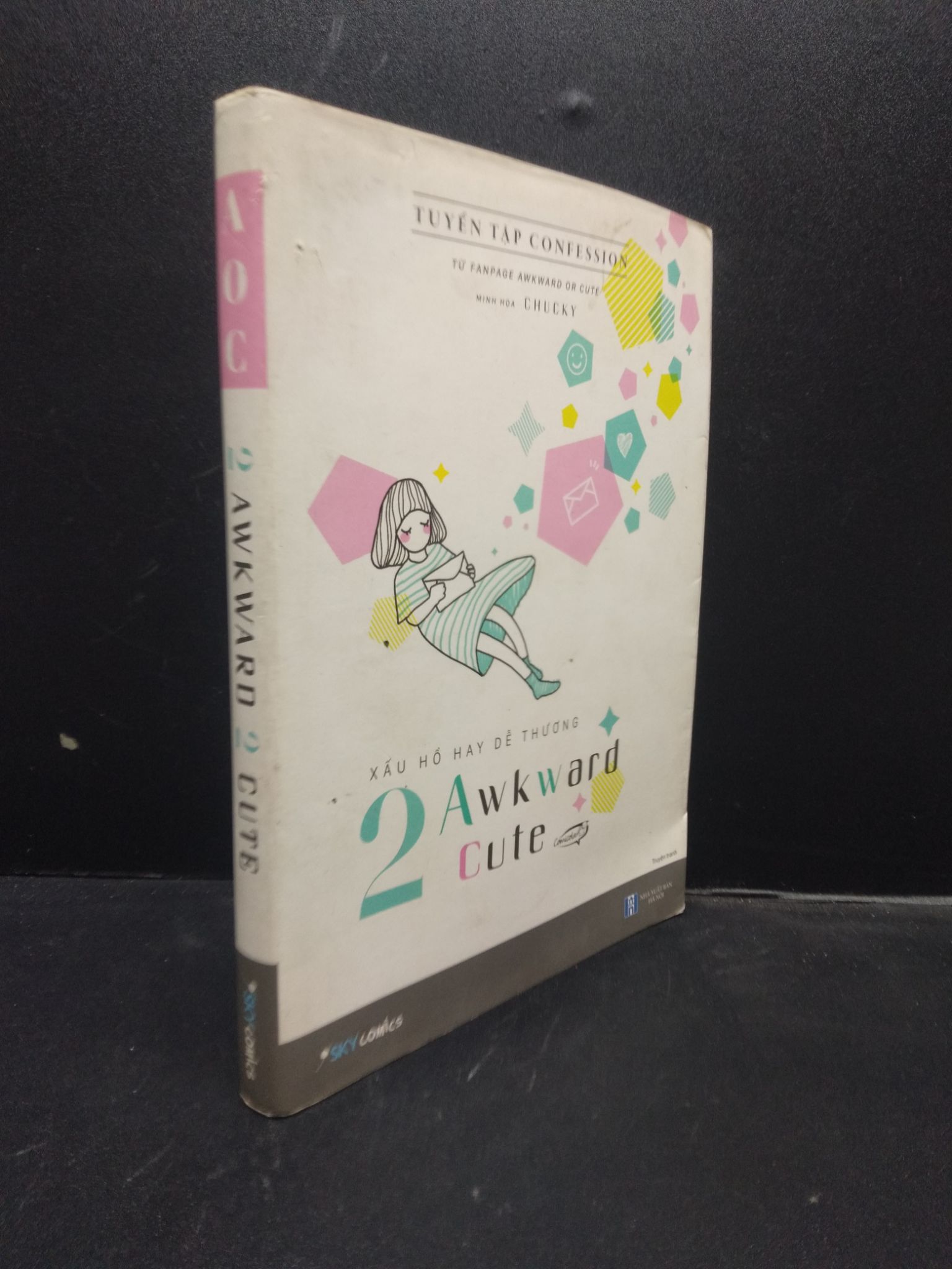 2 awkward 2 cute xấu hổ hay dễ thương năm 2017 mới 80% bẩn nhẹ 0203 văn học (SL có thể đặt: 1 Cuốn) - SÁCH ĐẠI HỌC