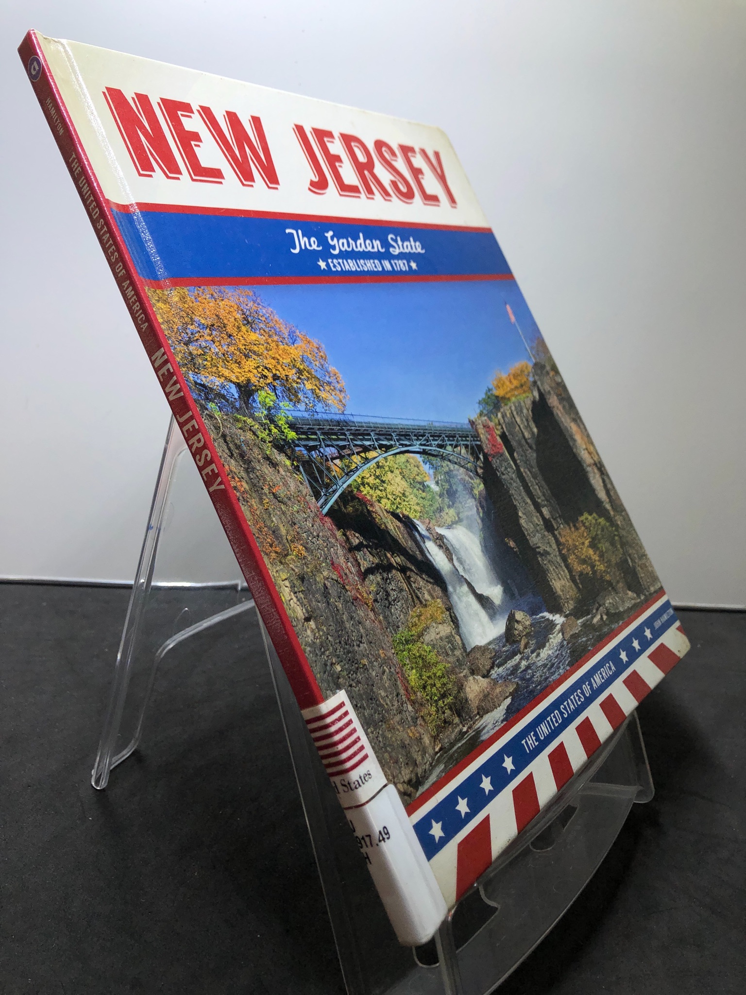 New Jersey The Garden State The United States of America BÌA CỨNG mới 85% bẩn nhẹ John Hamilton 2707 Sách ngoại văn (SL có thể đặt: 1 Cuốn) - SÁCH ĐẠI HỌC