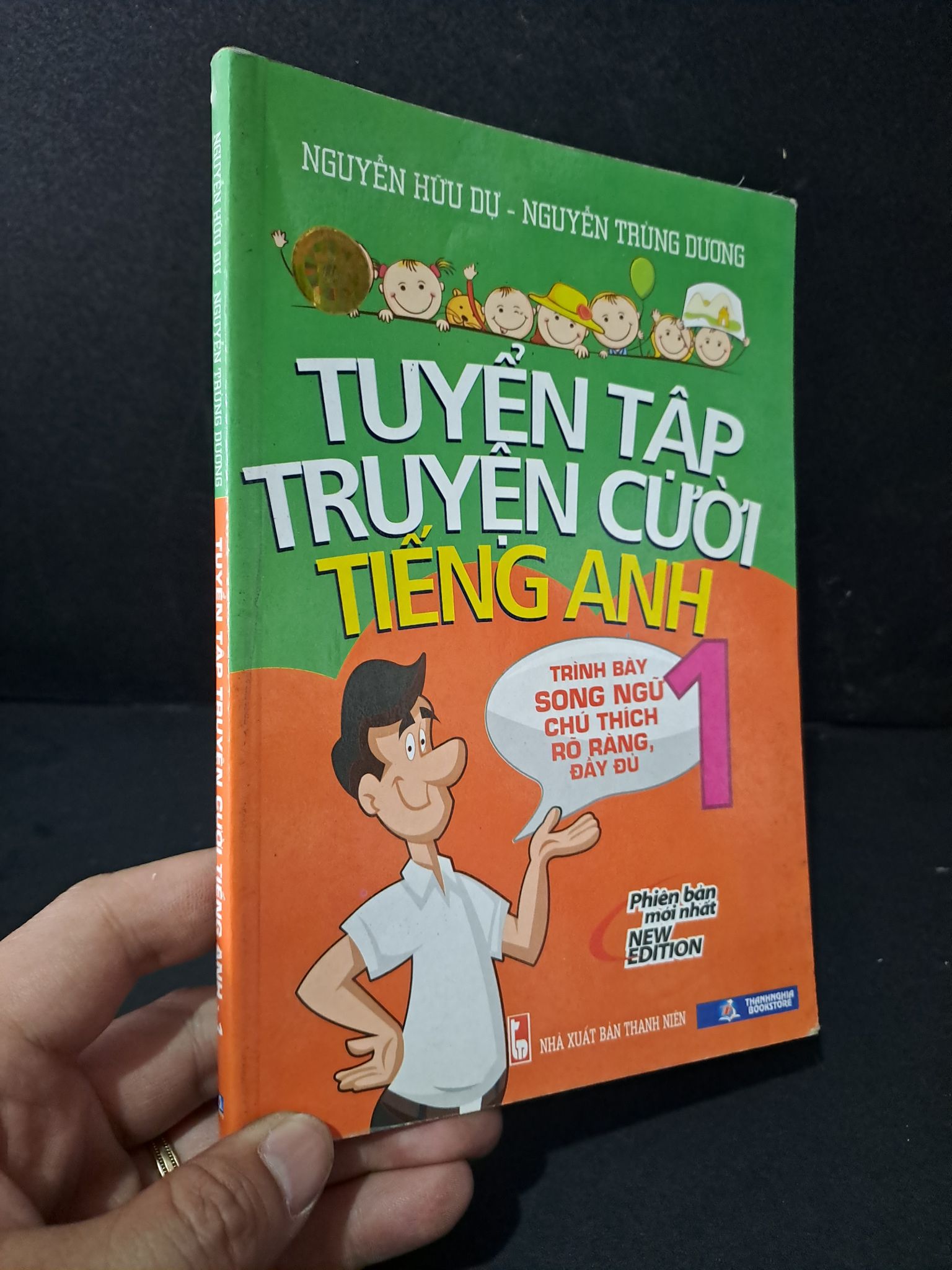 Tuyển tập truyện cười tiếng anh 1 mới 90% bẩn nhẹ 2014 Nguyễn Hữu Dự - Nguyễn Trùng Dương 1604 Tiếng Anh (SL có thể đặt: 1 Cuốn) - SÁCH ĐẠI HỌC