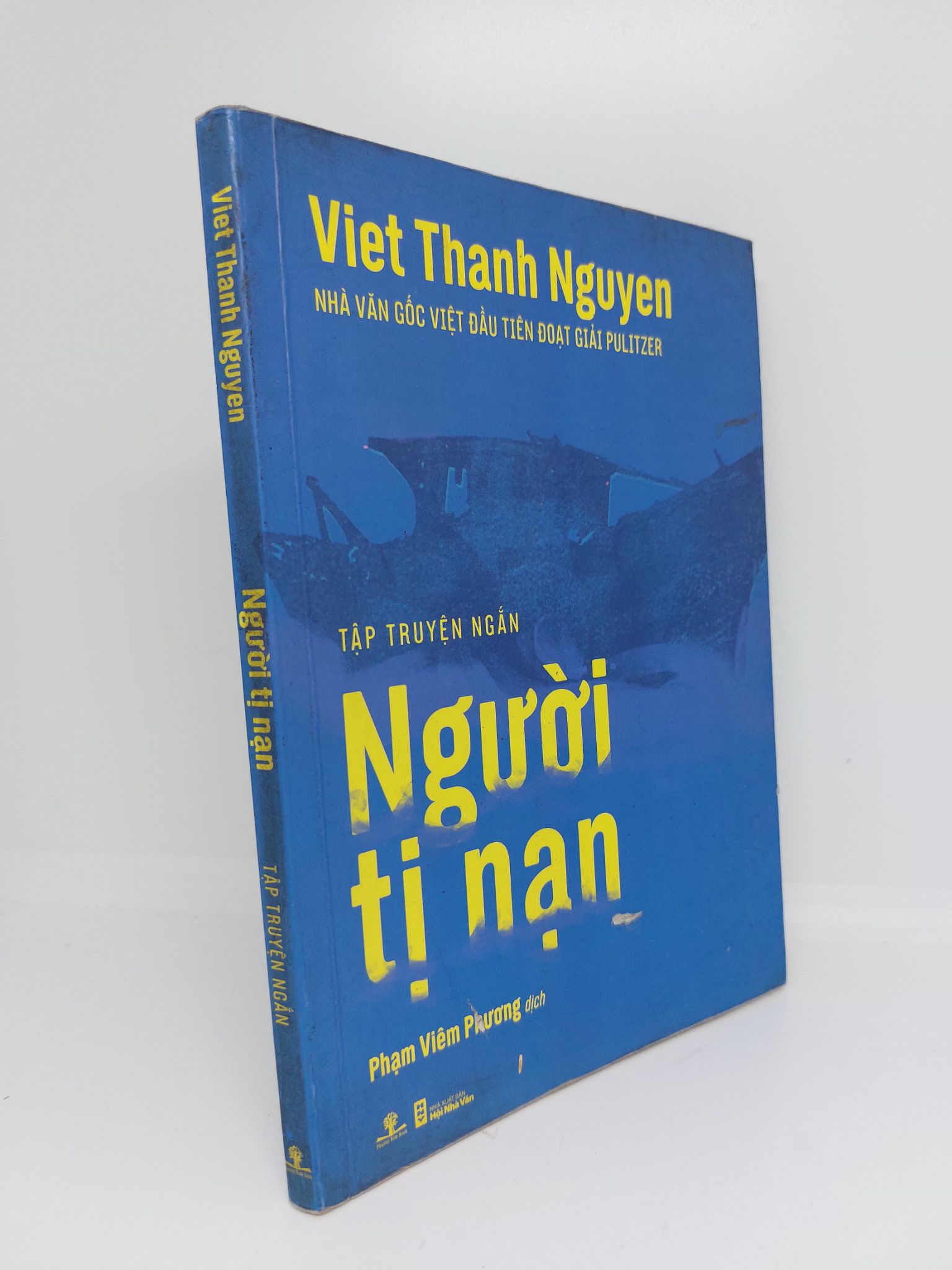 Người tị nạn tập truyện ngắn mới 90% 2018 1409 Truyện ngắn, tản văn (SL có thể đặt: 1 Cuốn) - SÁCH ĐẠI HỌC