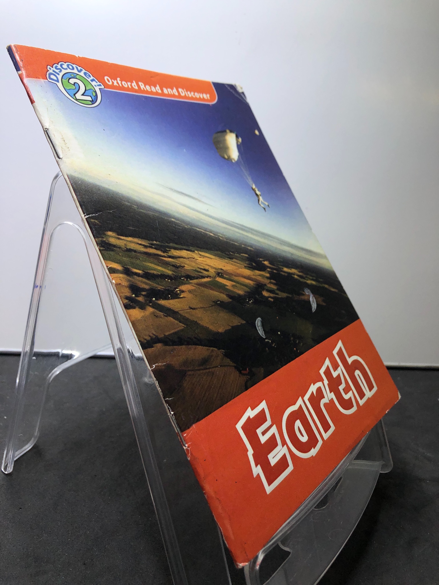 Earth mới 80% bẩn nhẹ Oxford read and discovery 2607 Sách ngoại văn (SL có thể đặt: 1 Cuốn) - SÁCH ĐẠI HỌC