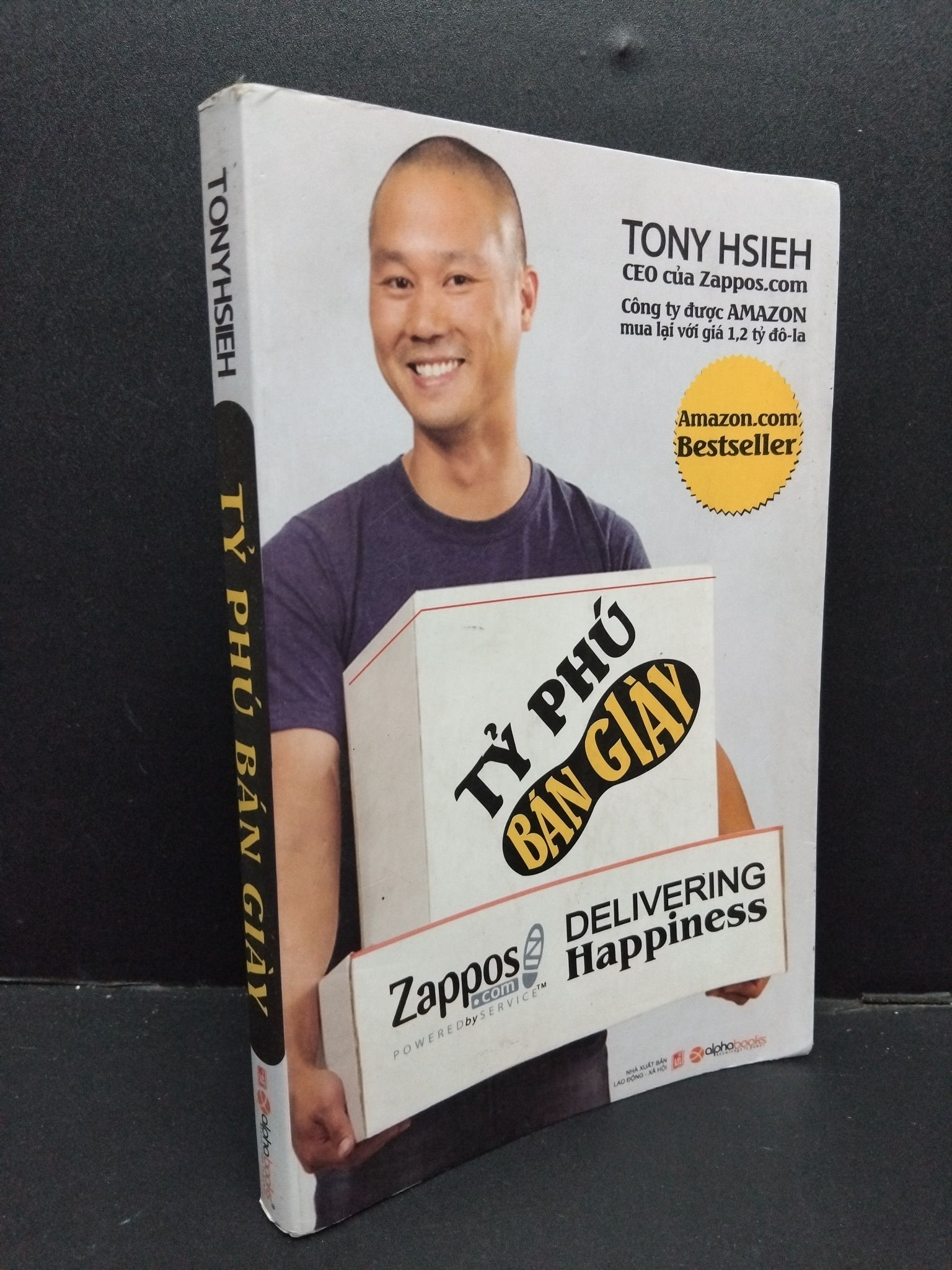 Tỷ phú bán giày Tony Hsieh mới 80% ố có viết trang cuối 2012 0609 (SL có thể đặt: 1 Cuốn) - SÁCH ĐẠI HỌC