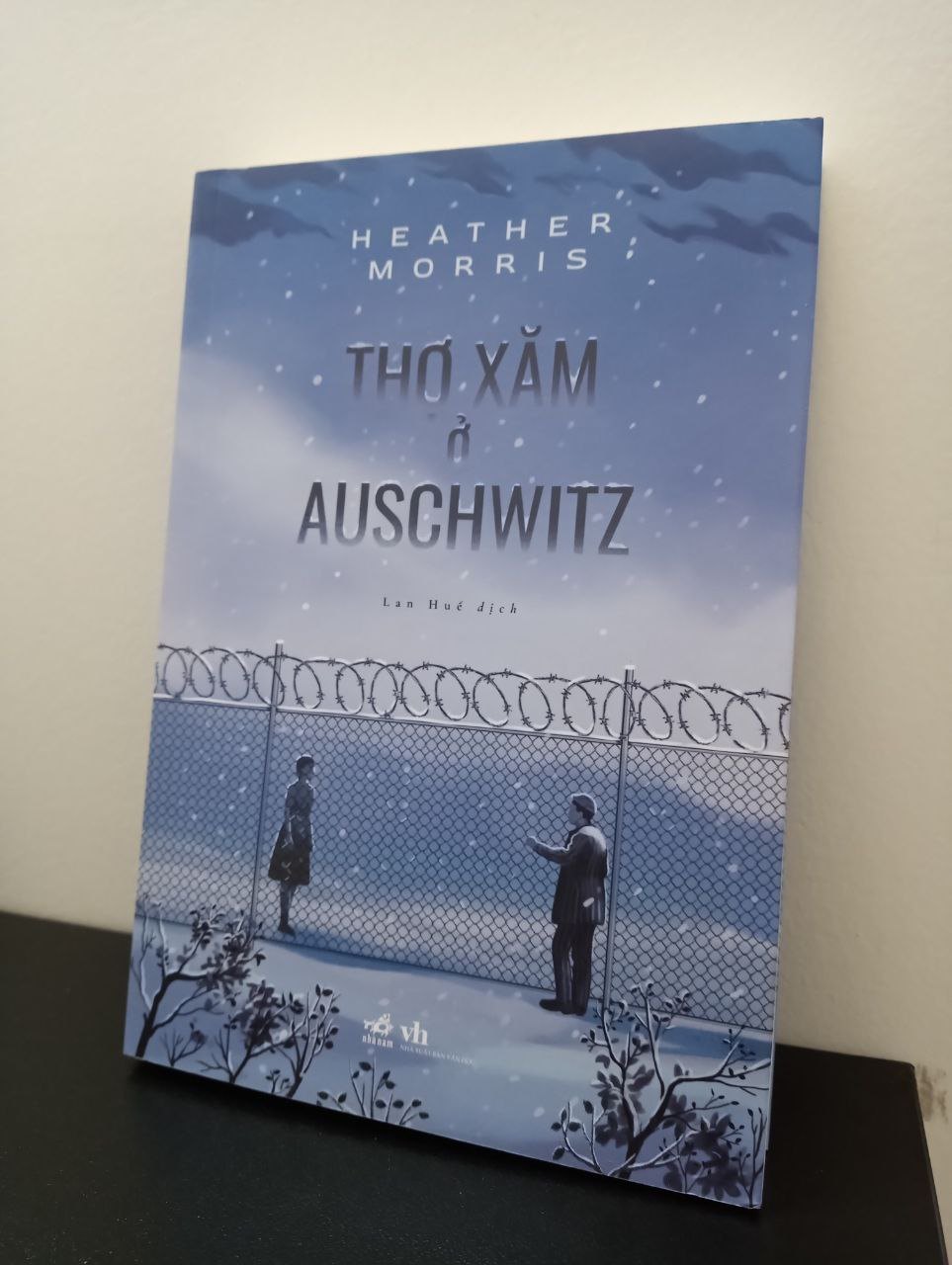 Thợ Xăm Ở Auschwitz - Heather Morris New 100% 0903 (SL có thể đặt: 1 cuốn) - SÁCH ĐẠI HỌC