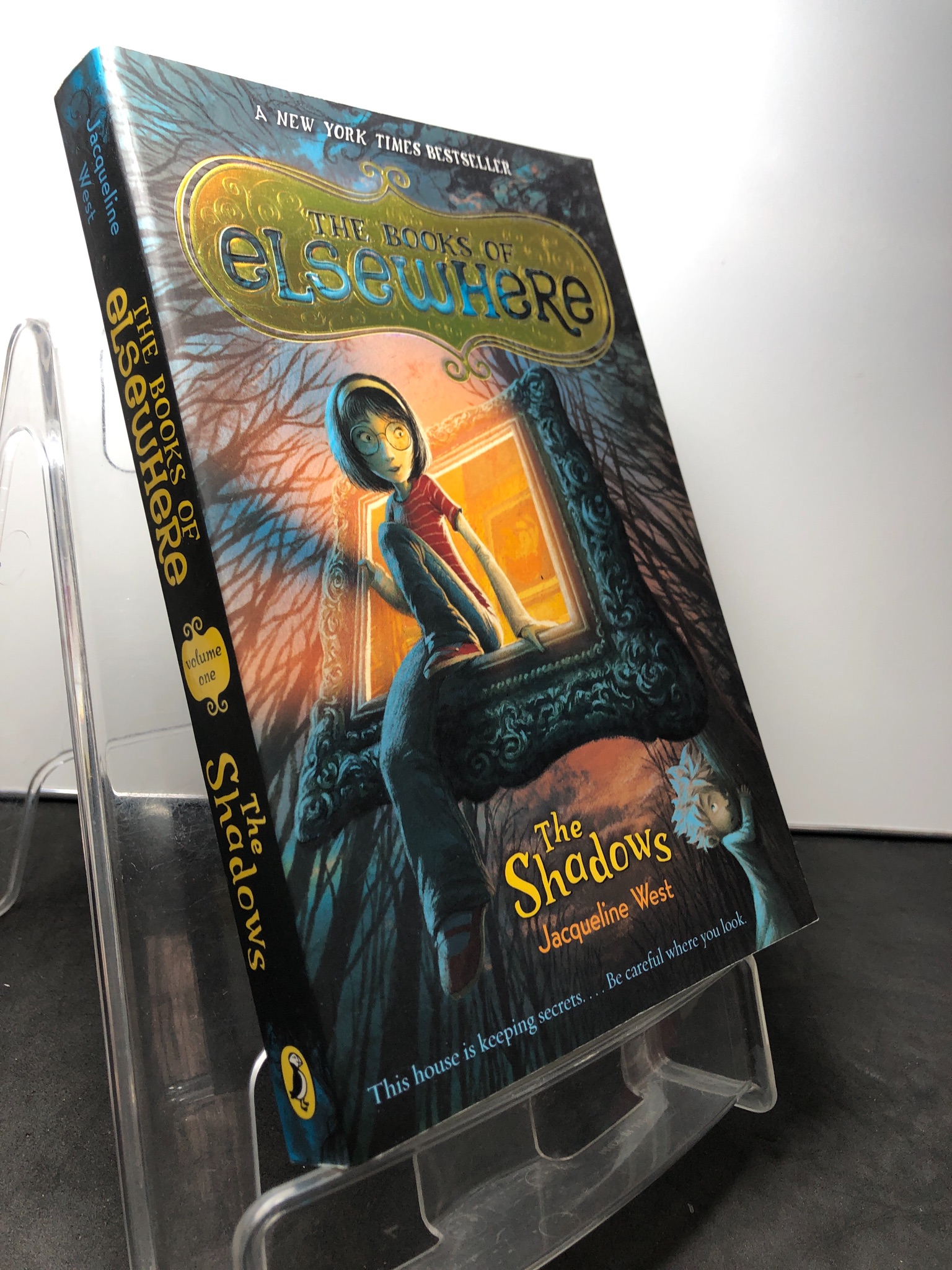 The books of elsewhere The Shadows mới 85% ố vàng Jacqueline West 1408 Sách ngoại văn (SL có thể đặt: 1 Cuốn) - SÁCH ĐẠI HỌC