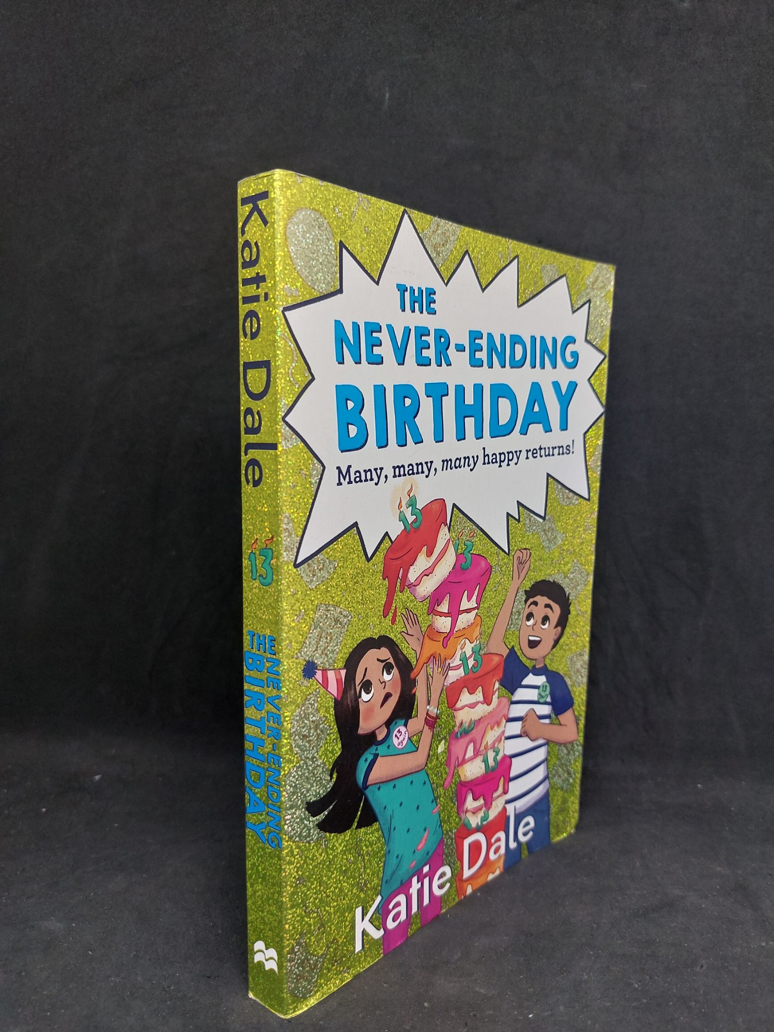 The never-ending birthday 13 mới 80% 1207 Sách ngoại văn (SL có thể đặt: 1 Cuốn) - SÁCH ĐẠI HỌC
