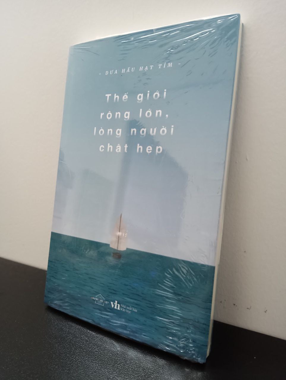 Thế Giới Rộng Lớn Lòng Người Chật Hẹp Dưa Hấu Hạt Tím New 100% 2702 (SL có thể đặt: 1 cuốn) - SÁCH ĐẠI HỌC