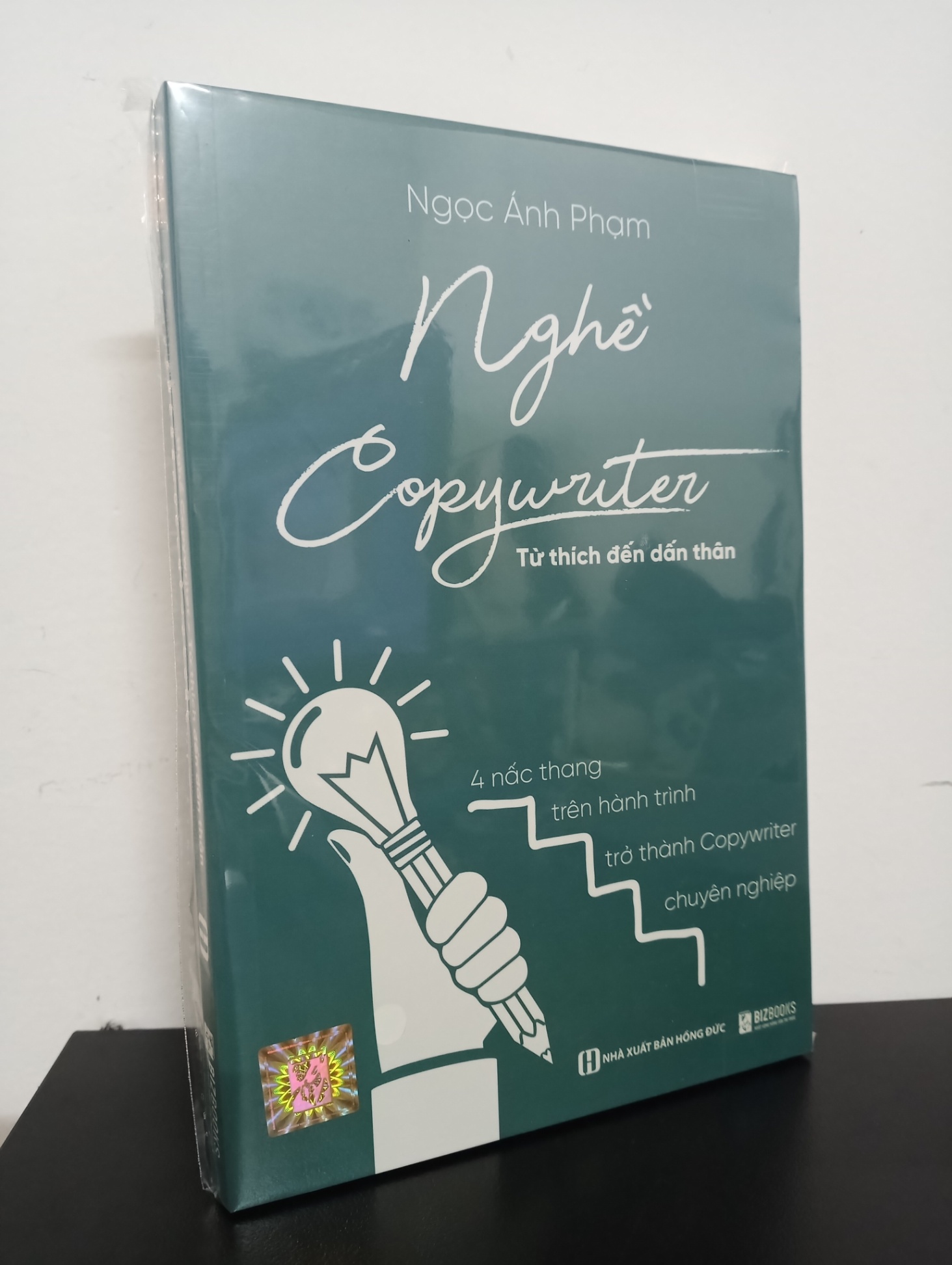 Nghề Copywriter - Từ Thích Đến Dấn Thân - 4 Nấc Thang Trên Hành Trình Trở Thành Copywriter Chuyên Nghiệp - Ngọc Ánh Phạm New 100% 2201 (SL có thể đặt: 1 cuốn) - SÁCH ĐẠI HỌC