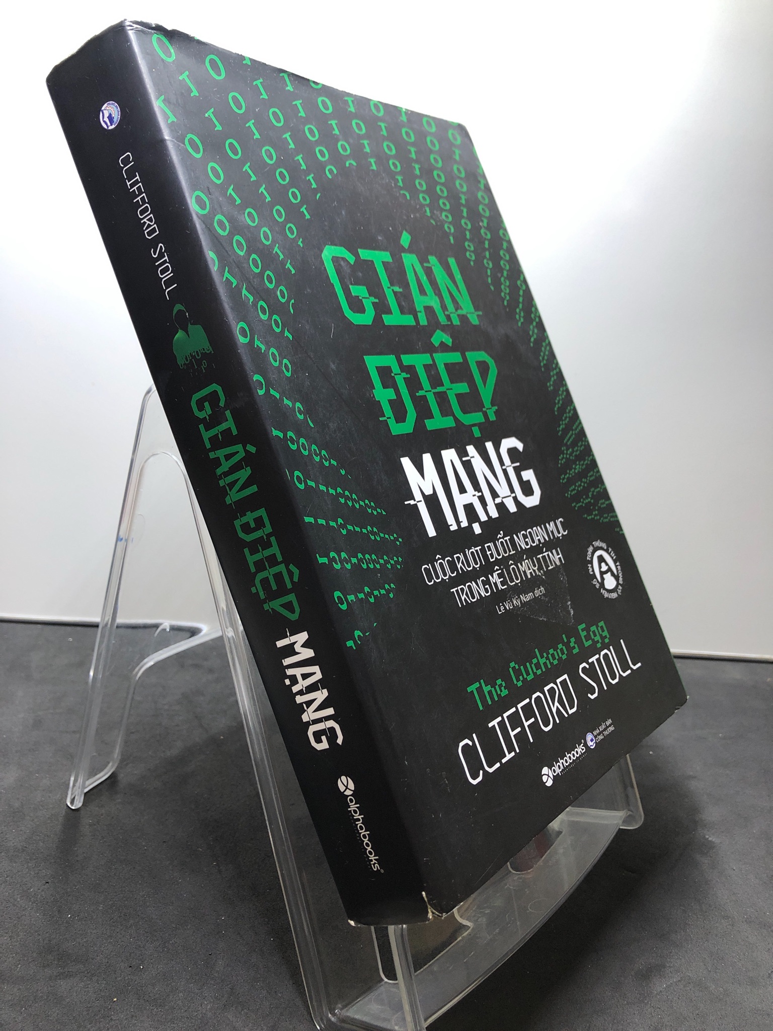 Gián điệp mạng 2018 mới 80% ố bẩn nhẹ Clifford Stoll 2307 Sách chuyên môn (SL có thể đặt: 1 Cuốn) - SÁCH ĐẠI HỌC