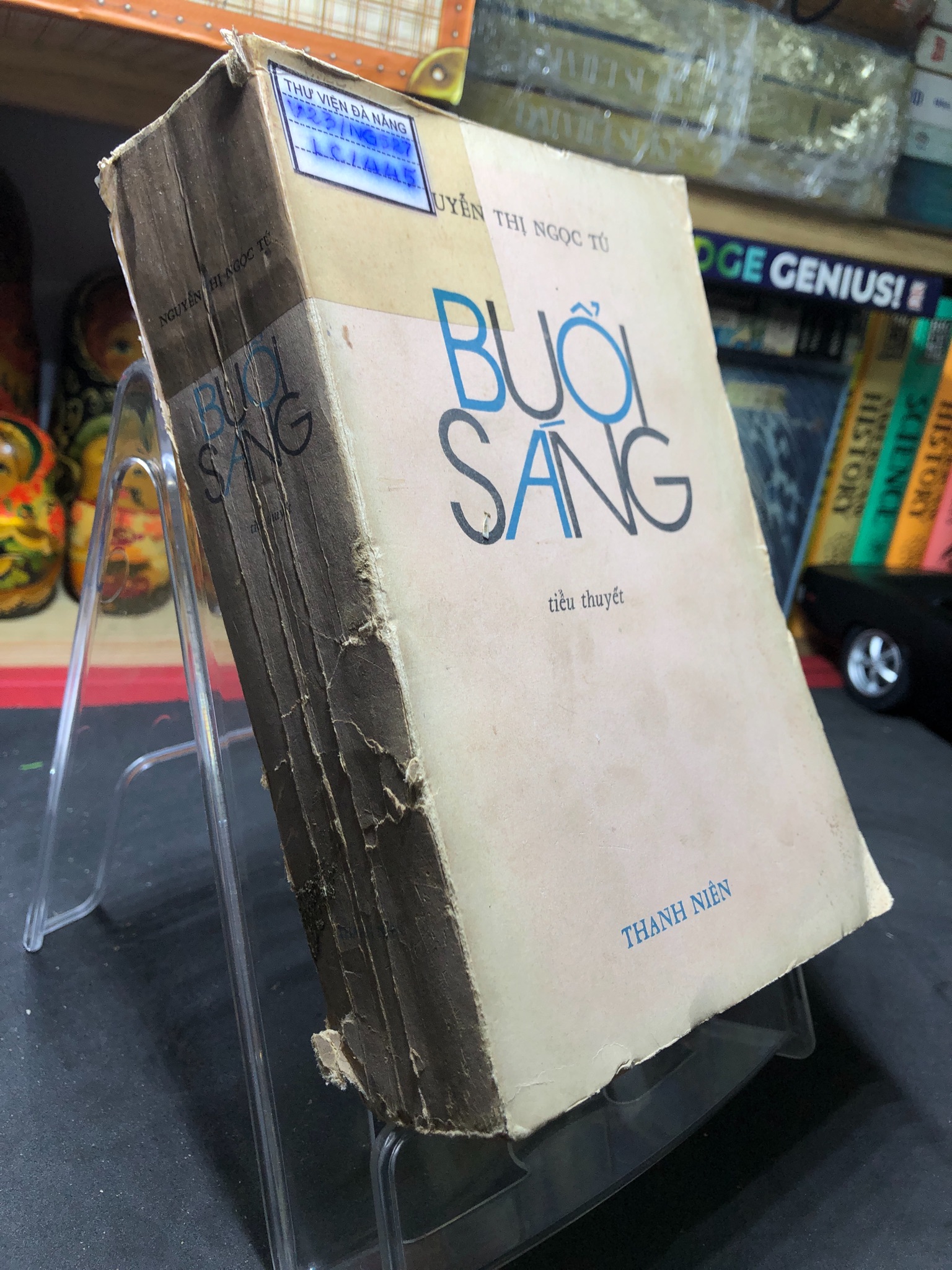Buổi sáng 1977 mới 60% ố vàng nặng Nguyễn Thị Ngọc Tú 0906 (SL có thể đặt: 1 Cuốn) - SÁCH ĐẠI HỌC