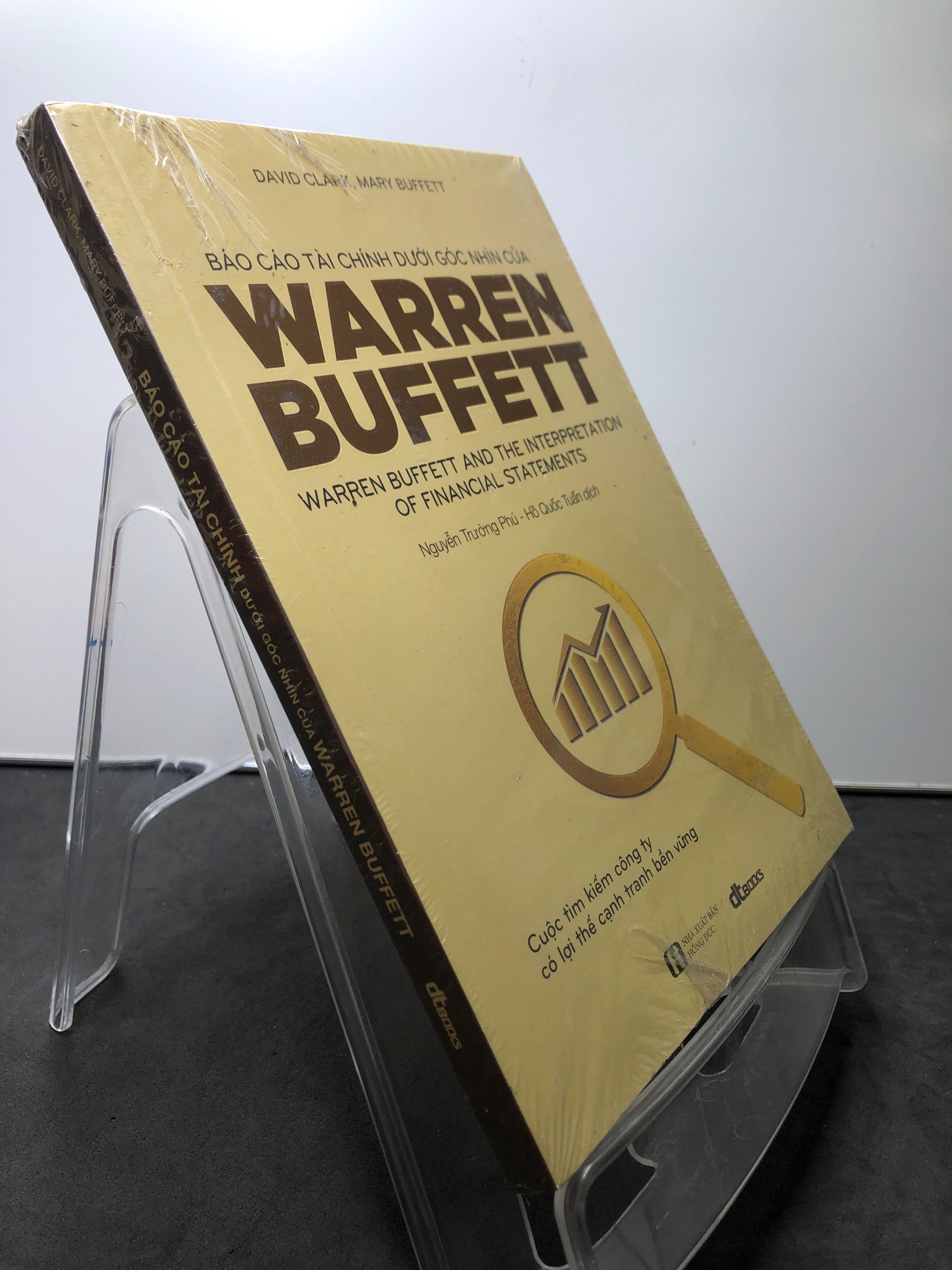Báo cáo tài chính dưới góc nhìn của Warren Buffett mới 100% SEAL David Clark và Mary Buffett 0308 Tài chính, ngân hàng (SL có thể đặt: 1 Cuốn) - SÁCH ĐẠI HỌC
