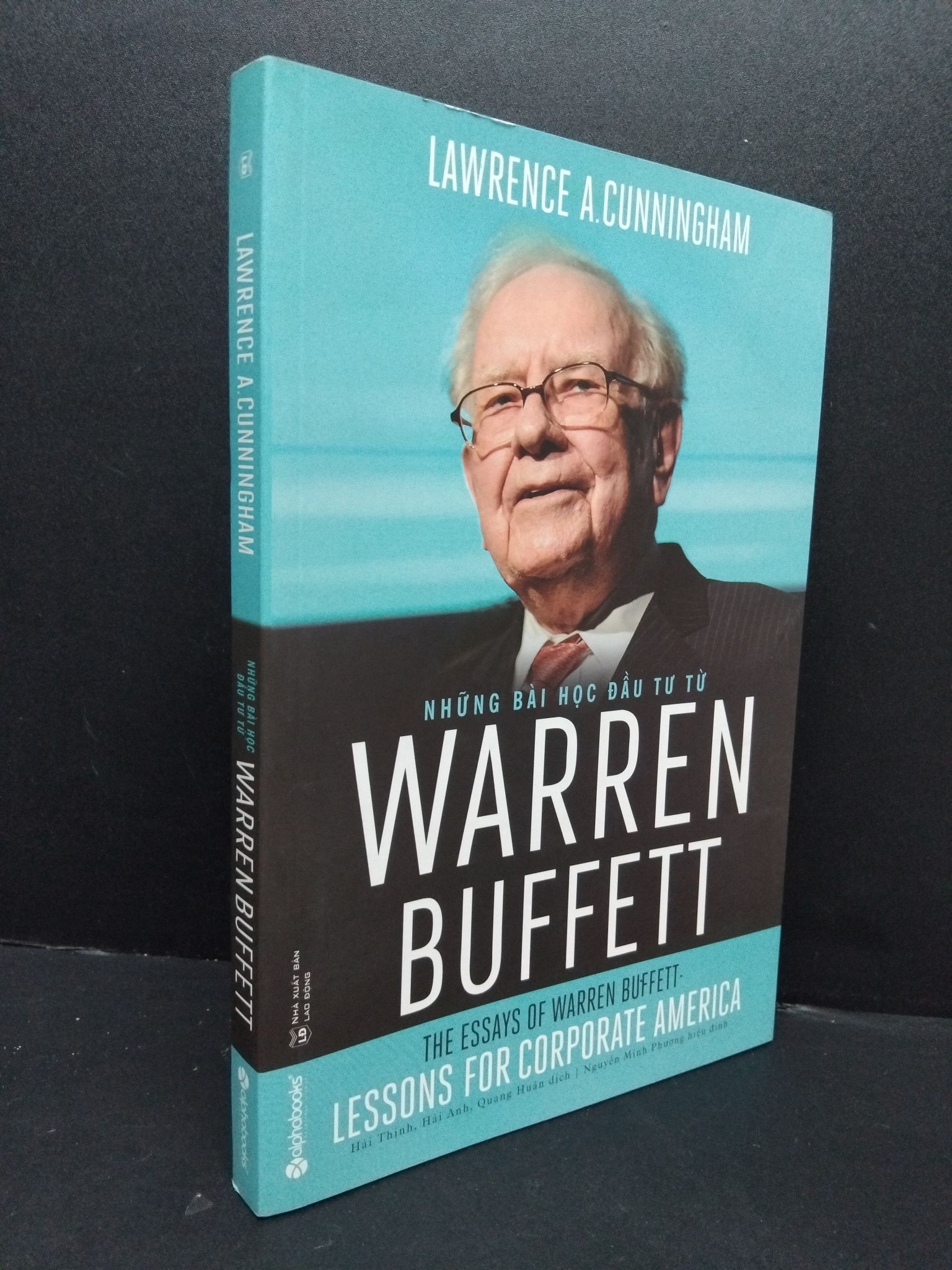 Những bài học đầu tư từ Warren Buffett mới 90% bẩn nhẹ 2018 1809 (SL có thể đặt: 1 Cuốn) - SÁCH ĐẠI HỌC