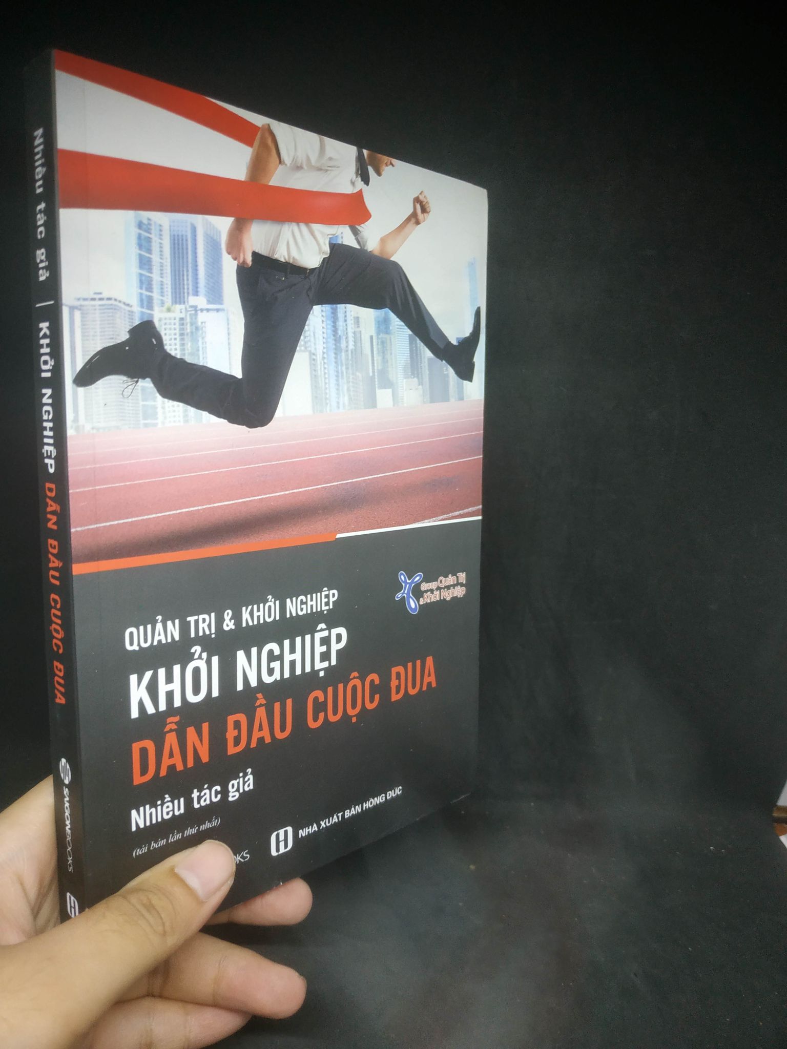 Quản trị & khởi nghiệp khởi nghiệp dẫn đầu cuộc đua mới 90% 1303 Khởi nghiệp, làm giàu (SL có thể đặt: 1 Cuốn) - SÁCH ĐẠI HỌC