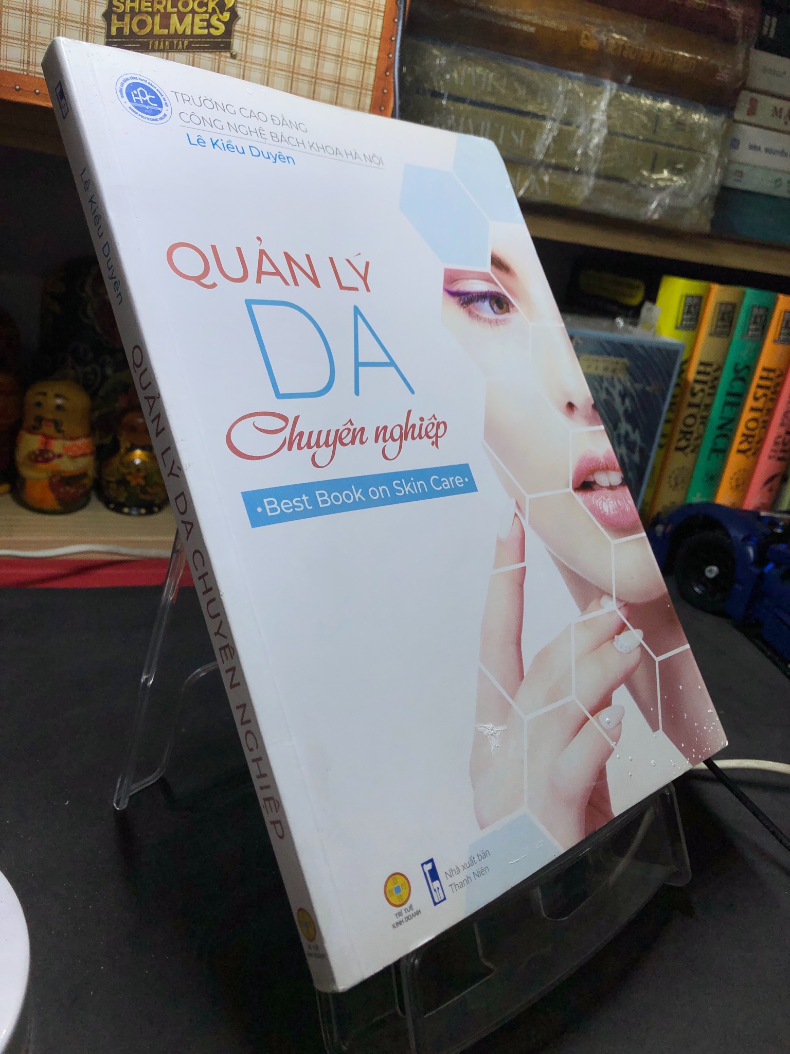 Quản lý da chuyên nghiệp 2019 mới 85% bẩn nhẹ Lê Kiều Duyên 2906 Sách sức khỏe (SL có thể đặt: 1 Cuốn) - SÁCH ĐẠI HỌC