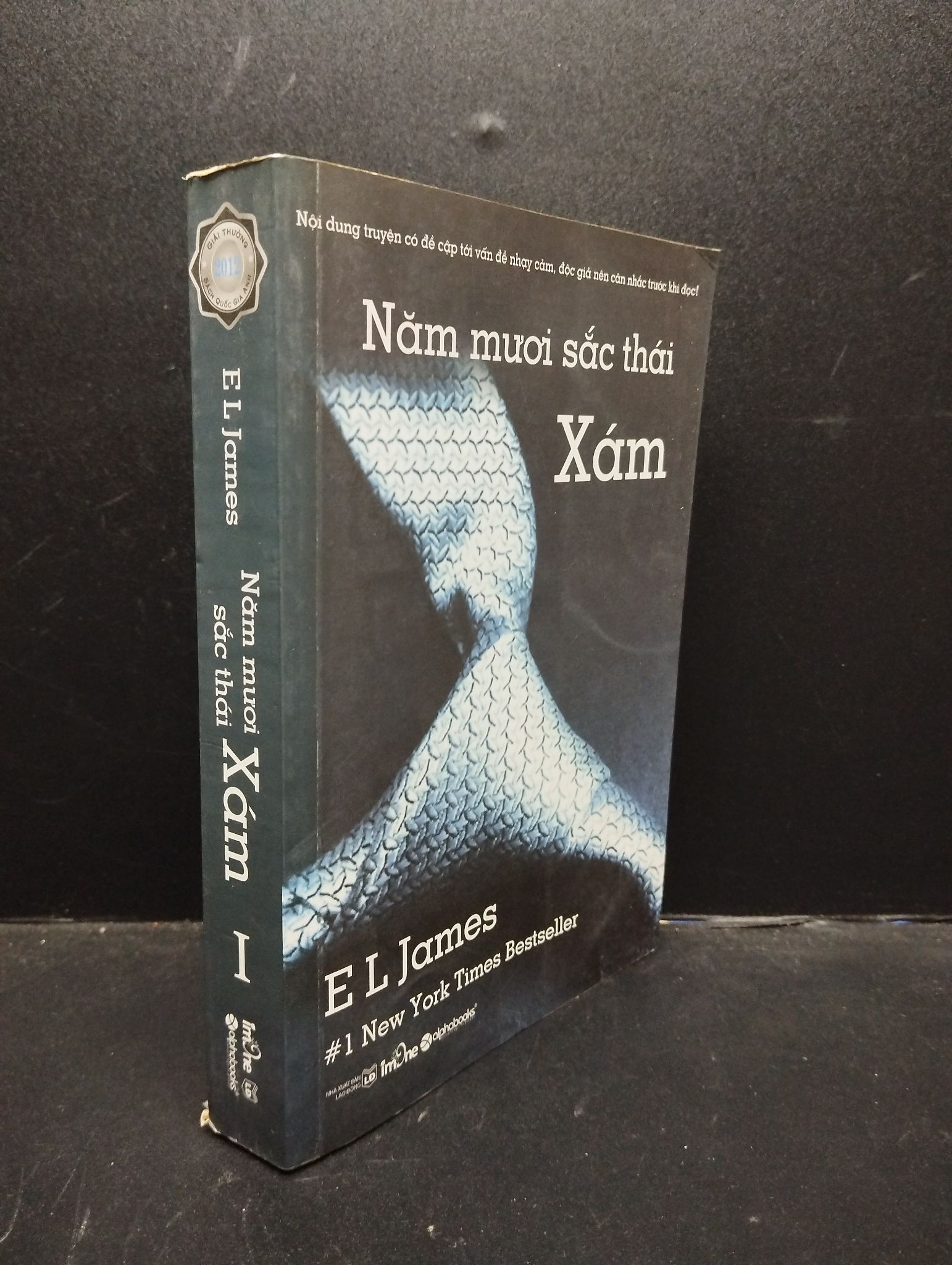 Năm mươi sắc thái 1 Xám 2014 E L James mới 80% tróc gáy 2103 văn học (SL có thể đặt: 1 cuốn) - SÁCH ĐẠI HỌC