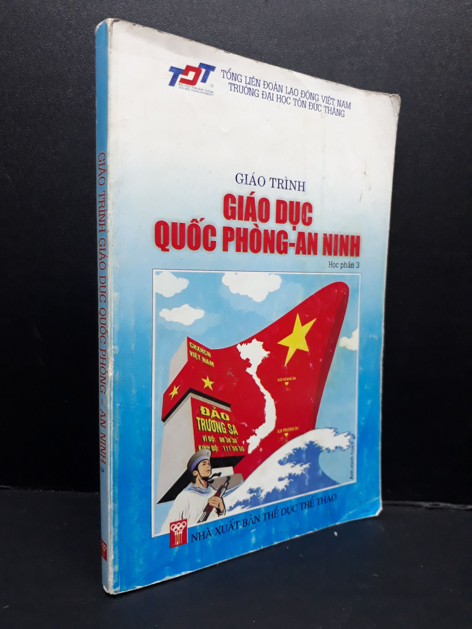 Giáo trình giáo dục Quốc phòng - An ninh 3 mới 70% ố highlight nhẹ 2017 2809 Giáo trình môn đại cương (SL có thể đặt: 1 Cuốn) - SÁCH ĐẠI HỌC