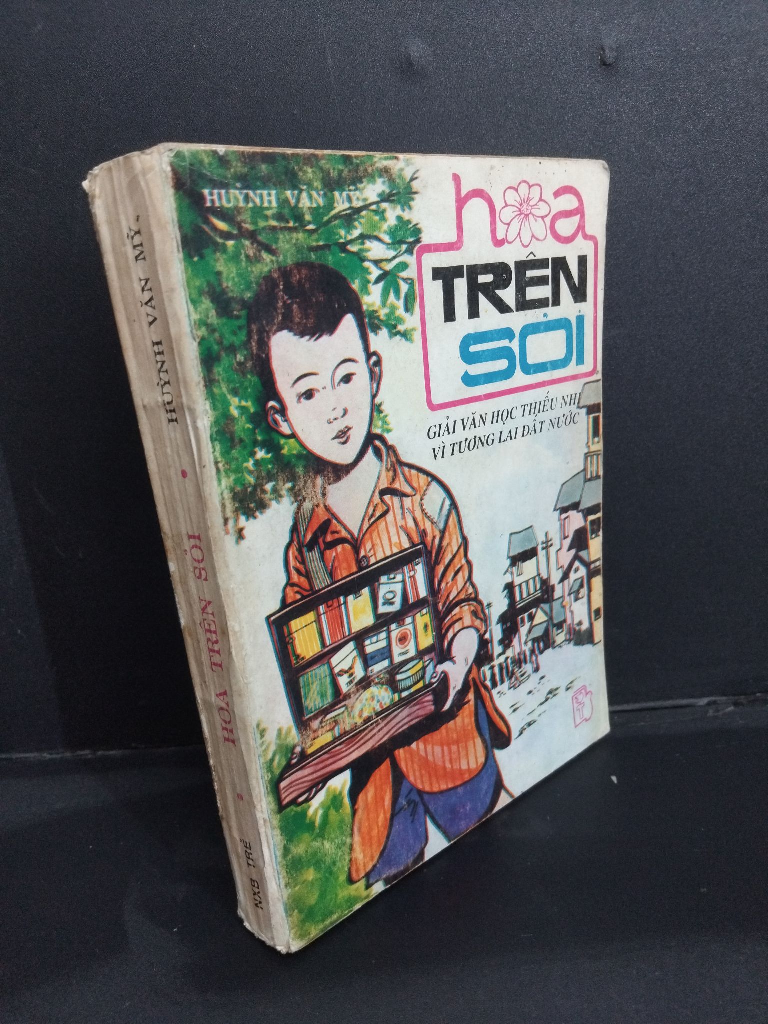Hoa trên sỏi mới 80% bẩn bìa, ố nhẹ, tróc gáy 1993 1001 Huỳnh Văn Mỹ (SL có thể đặt: 1 Cuốn) - SÁCH ĐẠI HỌC