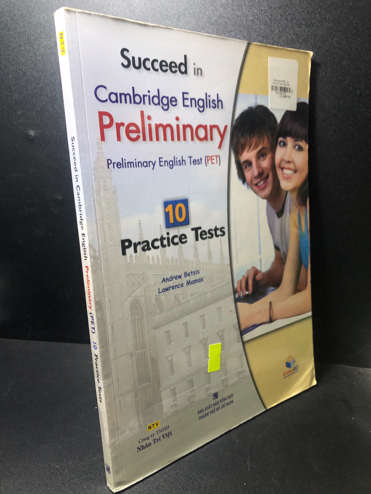 Succeed in Cambridge English Preliminary (PET) 10 Practice Tests năm 2017 mới 80% bẩn nhẹ 0212 Sách chuyên môn (SL có thể đặt: 2 Cuốn) - SÁCH ĐẠI HỌC