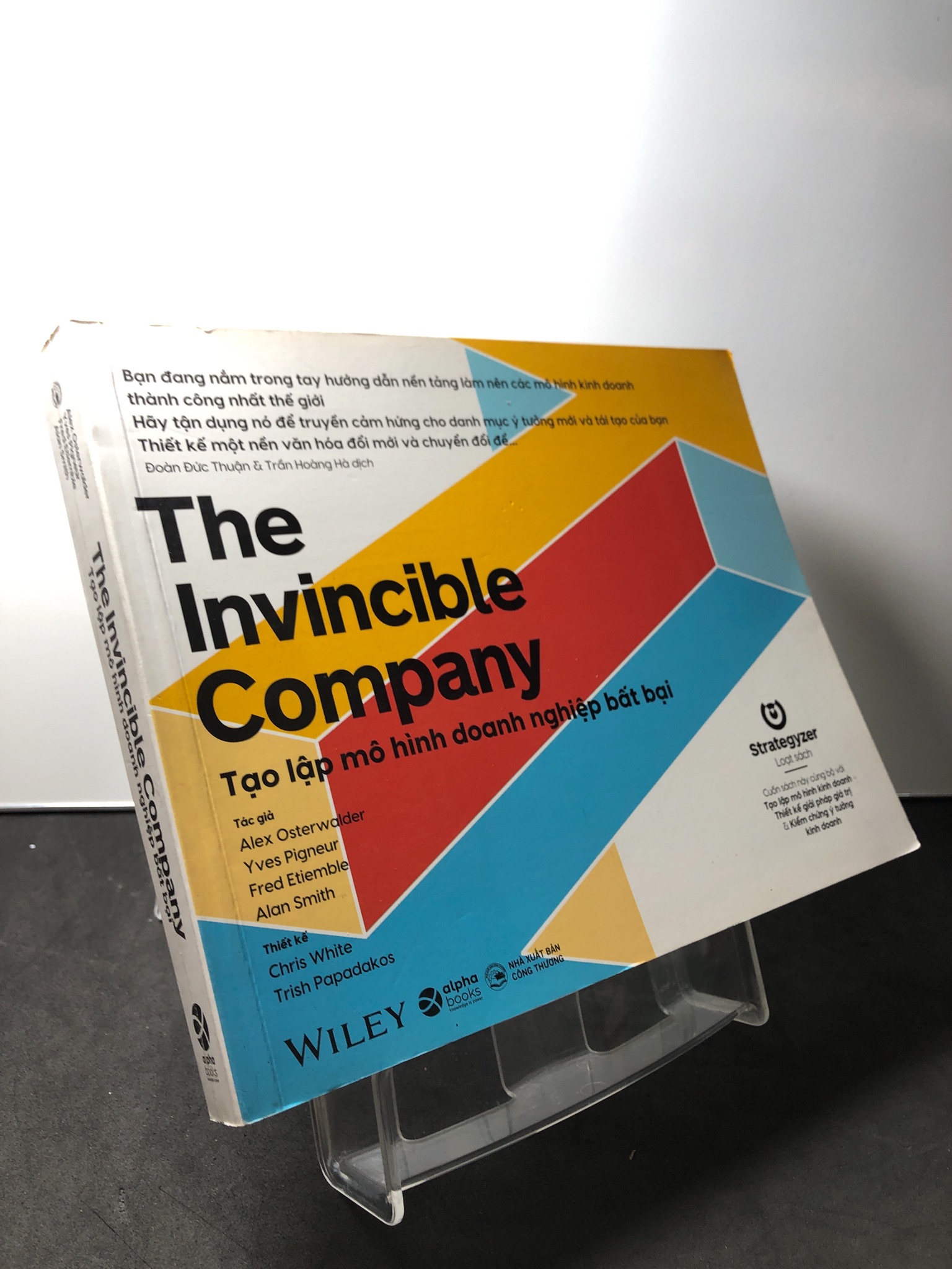 The invincible company tạo lập mô hình doanh nghiệp bất bại 2020 mới 80% bẩn nhẹ Alex Osterwalder 1209 Sách tư duy, kỹ năng sống (SL có thể đặt: 1 Cuốn) - SÁCH ĐẠI HỌC