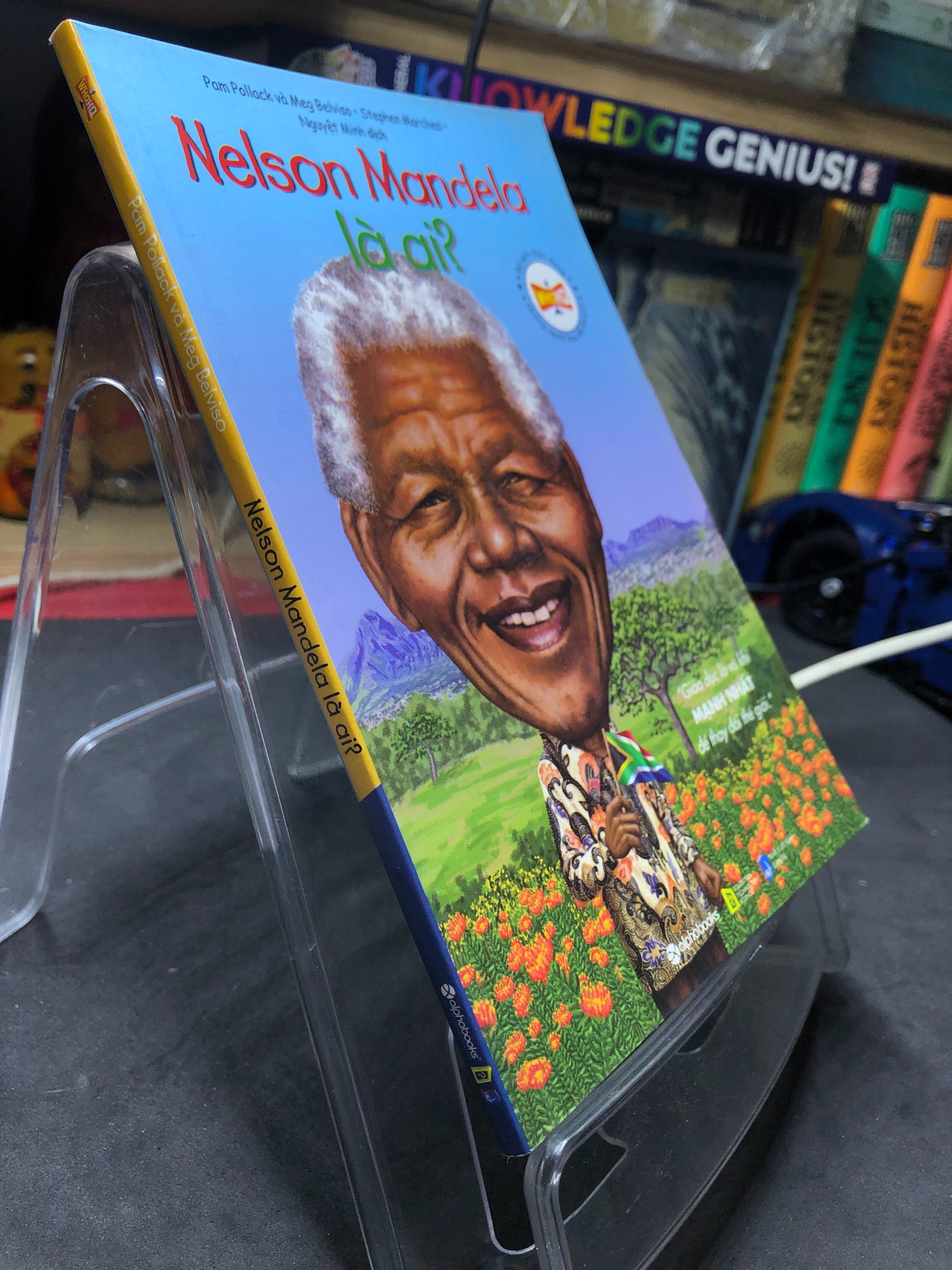 Nelson Mandela là ai? 2019 mới 80% bẩn bìa nhẹ Pam Pollack và Meg Belviso 2206 Sách chính trị, pháp lý (SL có thể đặt: 1 Cuốn) - SÁCH ĐẠI HỌC