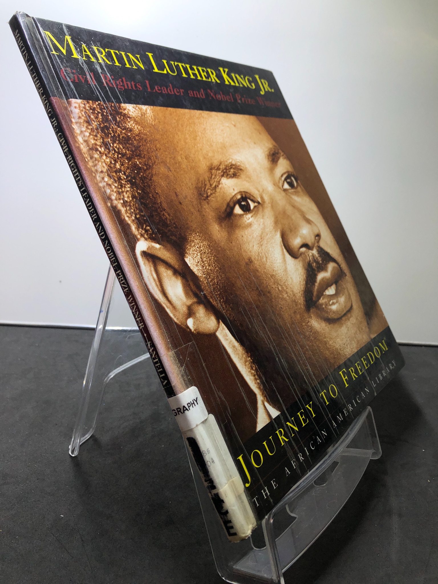 Martin Luther King: Civil Rights Leader and Nobel Prize Winner 2707 Sách ngoại văn (SL có thể đặt: 1 Cuốn) - SÁCH ĐẠI HỌC
