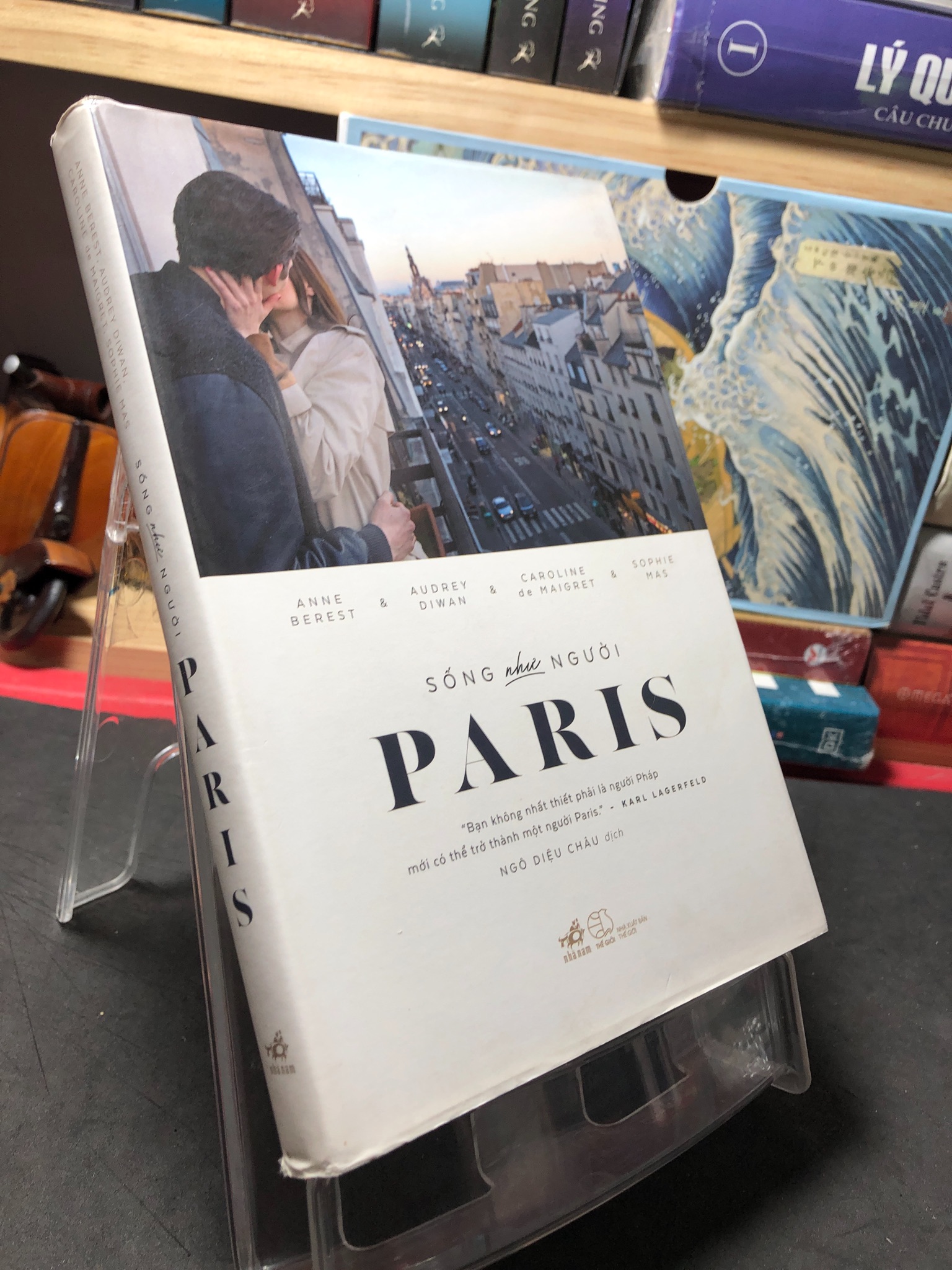 Sống như người Paris 2018 mới 80% bẩn nhẹ Anne Berest 0910 (SL có thể đặt: 1 Cuốn) - SÁCH ĐẠI HỌC