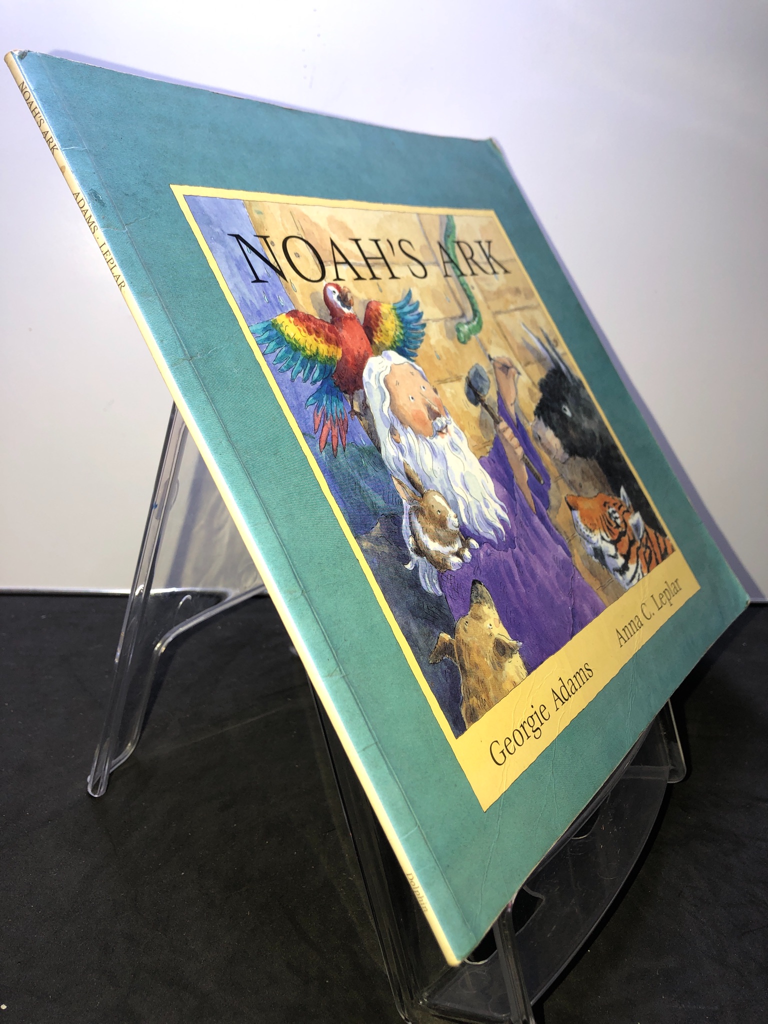 Noah's Ark mới 80% nếp gấp bìa Georgie Adams and Anna C.Leplar 2707 Sách ngoại văn (SL có thể đặt: 1 Cuốn) - SÁCH ĐẠI HỌC