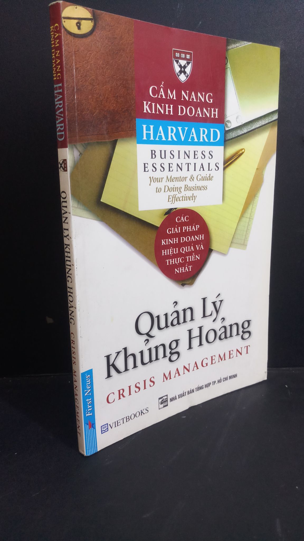 Cẩm nang kinh doanh Harvard Quản lý khủng hoảng mới 90% bẩn bìa, ố nhẹ, tróc gáy 2006 2811 Harvard Business Essentials Sách tư duy, kỹ năng sống (SL có thể đặt: 1 Cuốn) - SÁCH ĐẠI HỌC