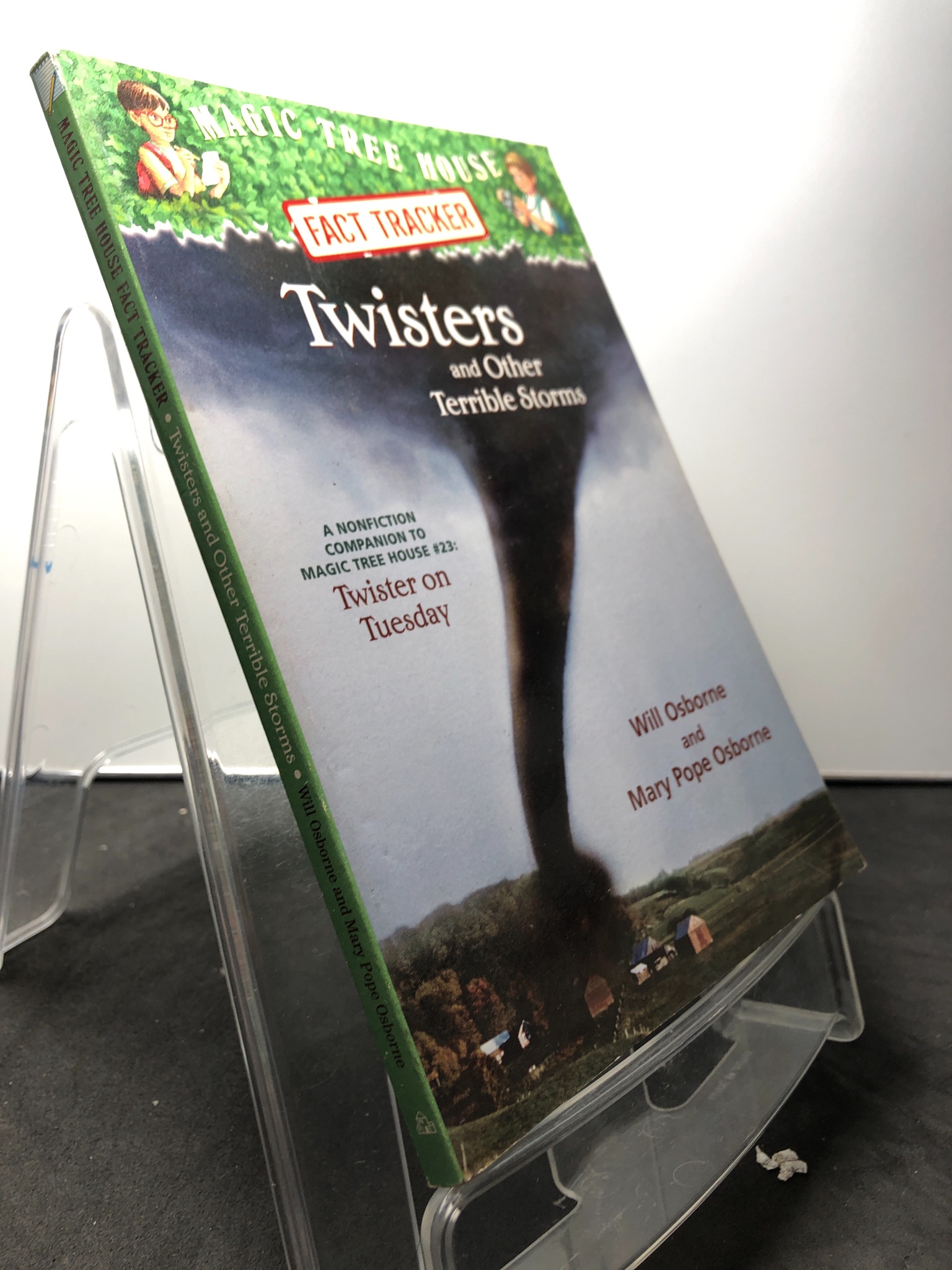 Twisters and other terrible storms Magic tree house mới 85% bẩn nhẹ 1908 Sách ngoại văn (SL có thể đặt: 1 Cuốn) - SÁCH ĐẠI HỌC