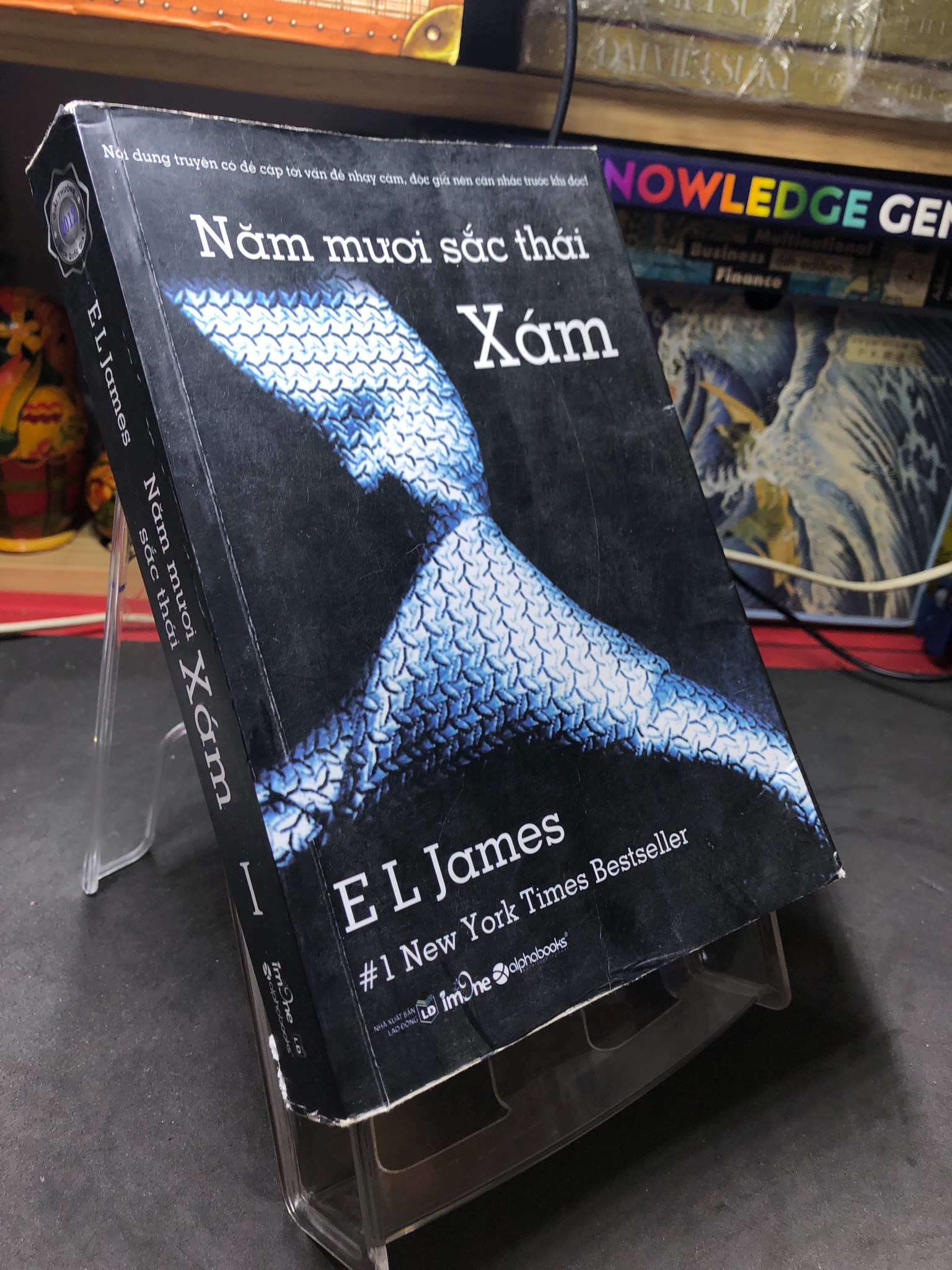 Năm mươi sắc thái Xám 1 2015 mới 80% ố bẩn nhẹ E L James 2006 (SL có thể đặt: 1 Cuốn) - SÁCH ĐẠI HỌC