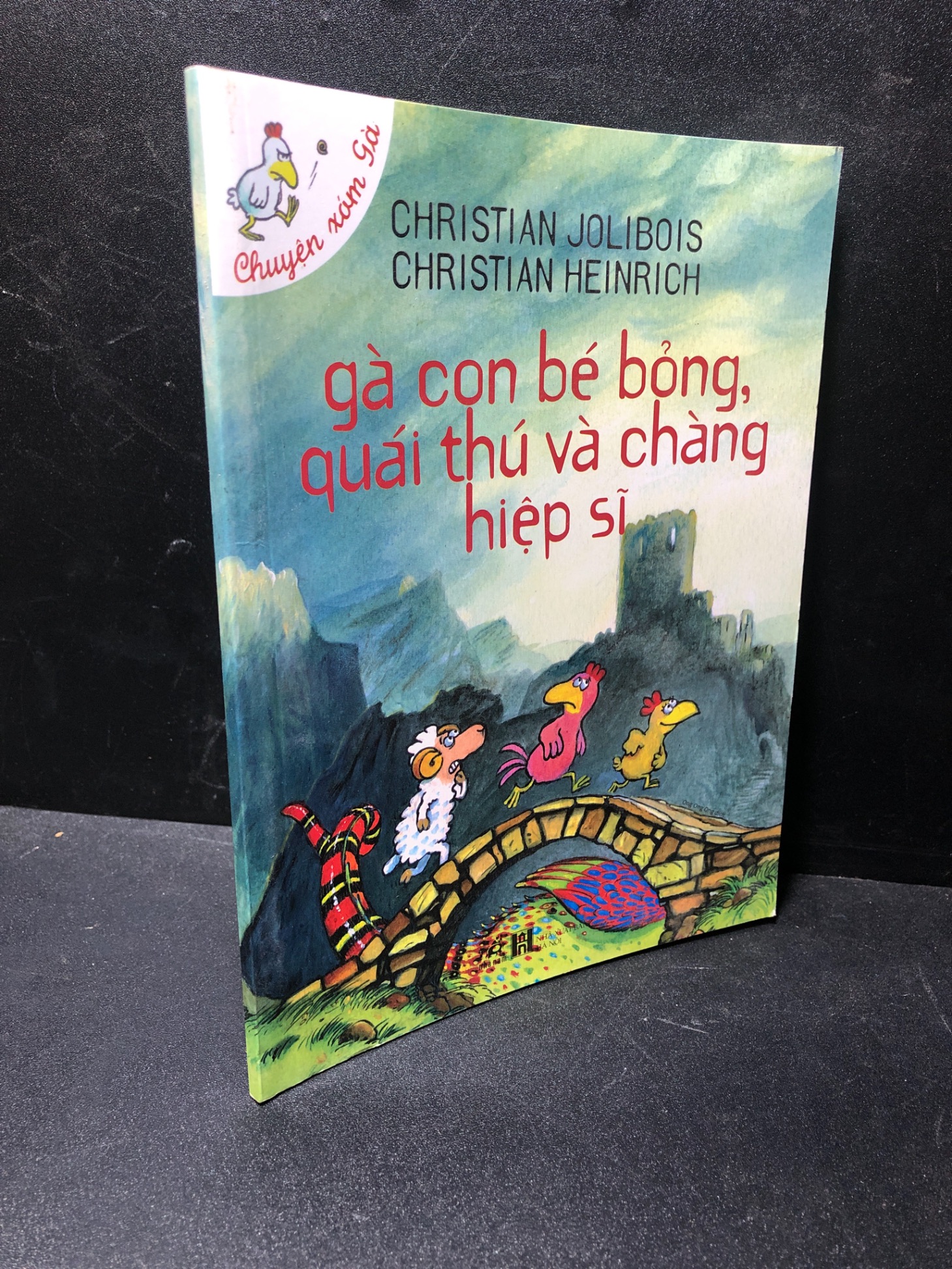 Gà con bé bỏng, quái thú và chàng hiệp sĩ năm 2021 mới 80% bẩn 1711 (SL có thể đặt: 1 Cuốn) - SÁCH ĐẠI HỌC