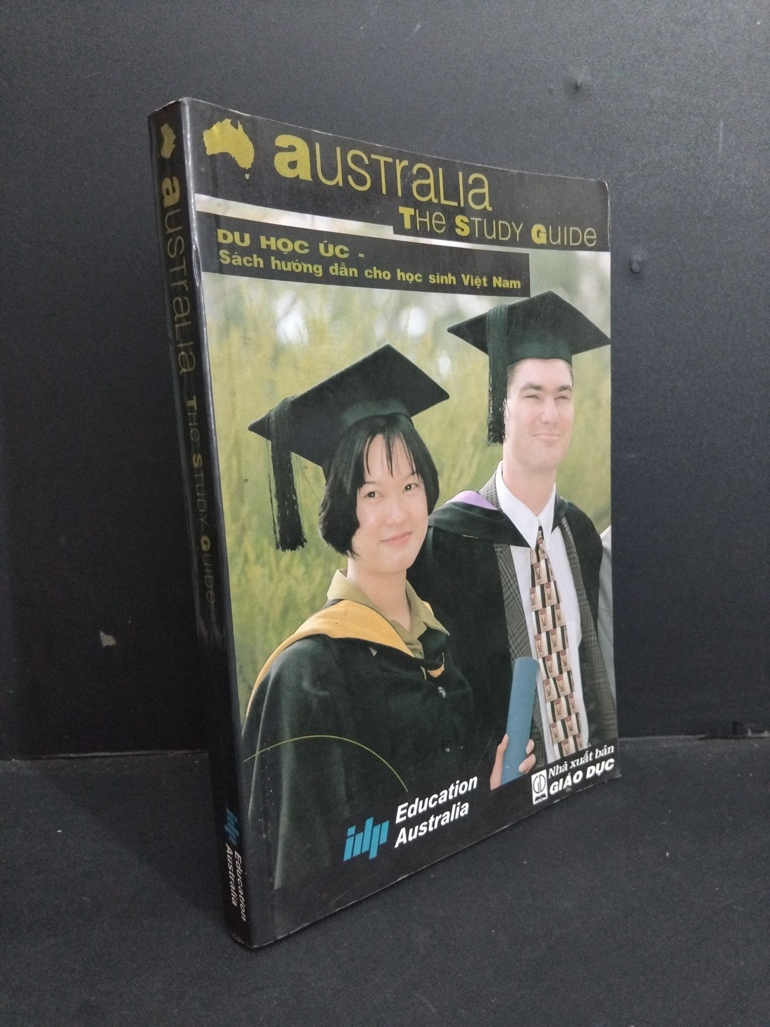Australia the study guide mới 80% ố có mộc trang đầu 2000 2811 Sách chuyên môn (SL có thể đặt: 1 Cuốn) - SÁCH ĐẠI HỌC