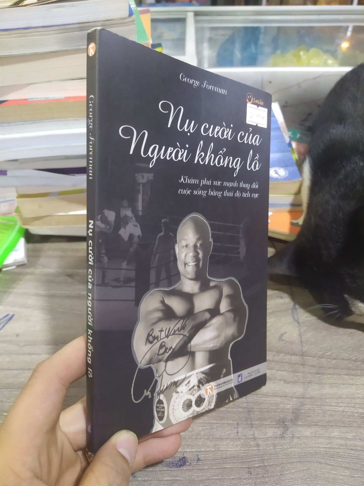 Nụ cười của người khổng lồ mới 80% 1104 (SL có thể đặt: 3 Cuốn) - SÁCH ĐẠI HỌC