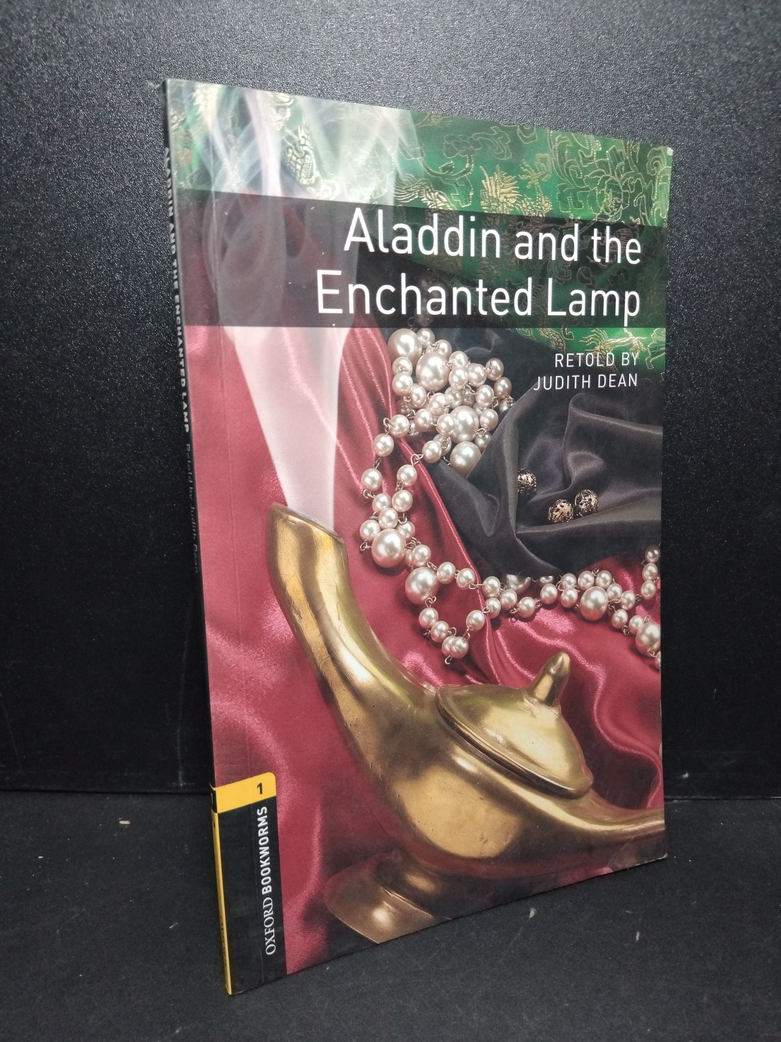 Aladdin and the enchanted lamp mới 70% bẩn nhẹ, chữ viết nhiều, vết mực vẽ Judith Dean 2103 Sách ngoại văn (SL có thể đặt: 1 Cuốn) - SÁCH ĐẠI HỌC