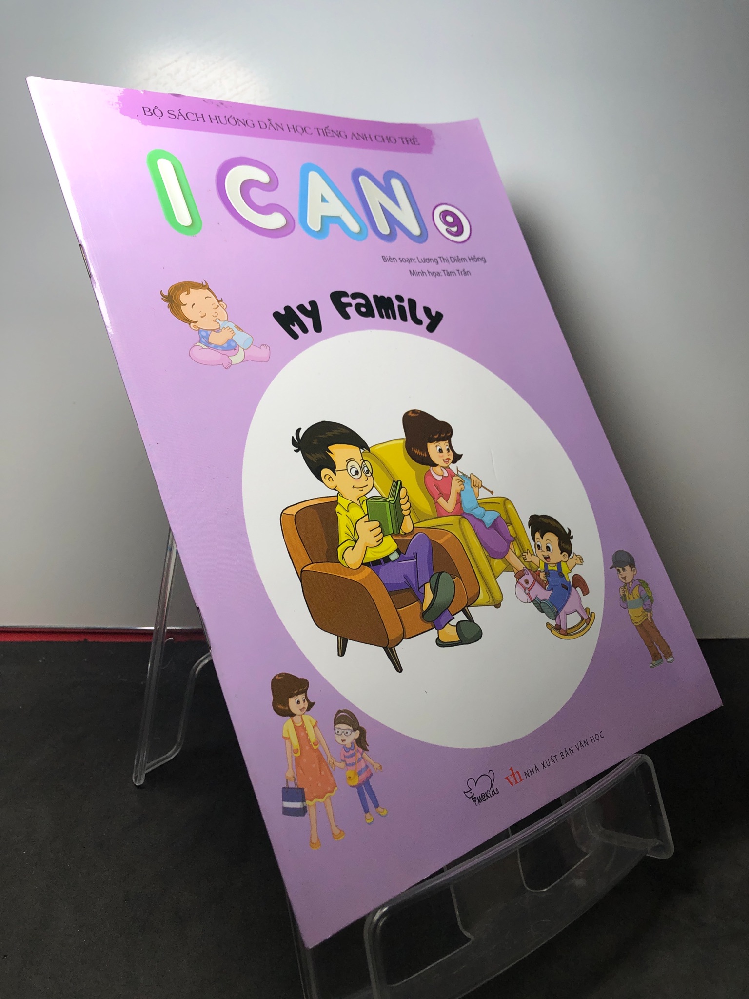 I can my family 9 2018 mới 85% bẩn nhẹ Lương Thị Diễm Hồng 2808 Tiếng Anh (SL có thể đặt: 1 Cuốn) - SÁCH ĐẠI HỌC