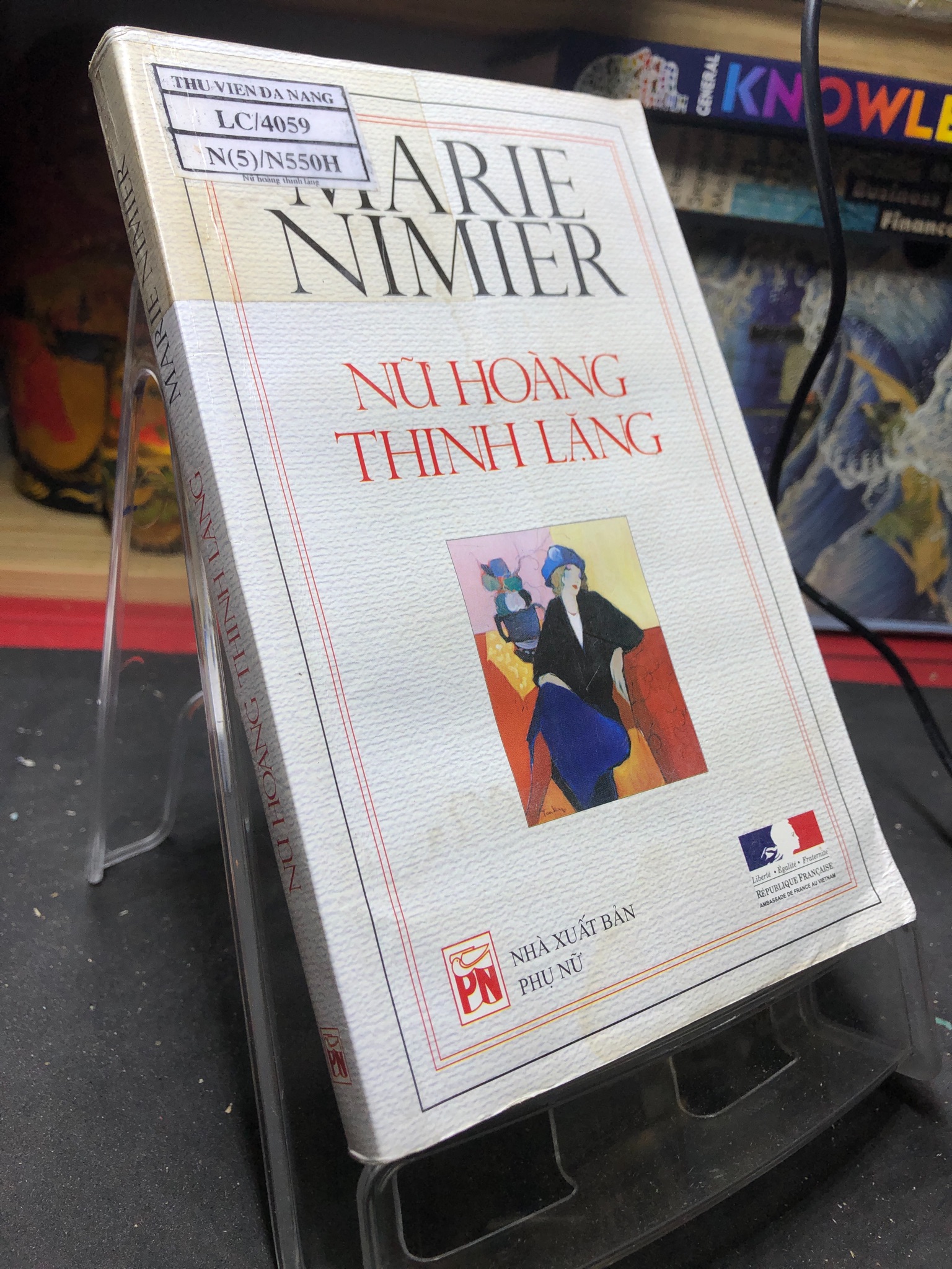 Nữ hoàng thinh lặng 2005 mới 70% ố bẩn cong ẩm Marie Nimier 0906 (SL có thể đặt: 1 Cuốn) - SÁCH ĐẠI HỌC