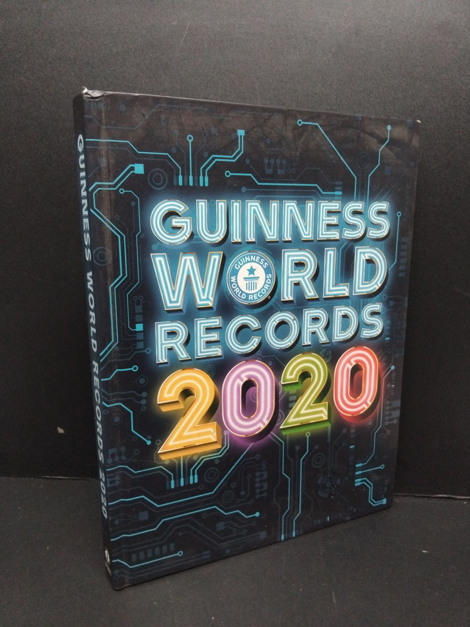 Guinness world records 2020 (bìa cứng) mới 90% ố nhẹ 2809 Sách ngoại văn (SL có thể đặt: 1 Cuốn) - SÁCH ĐẠI HỌC