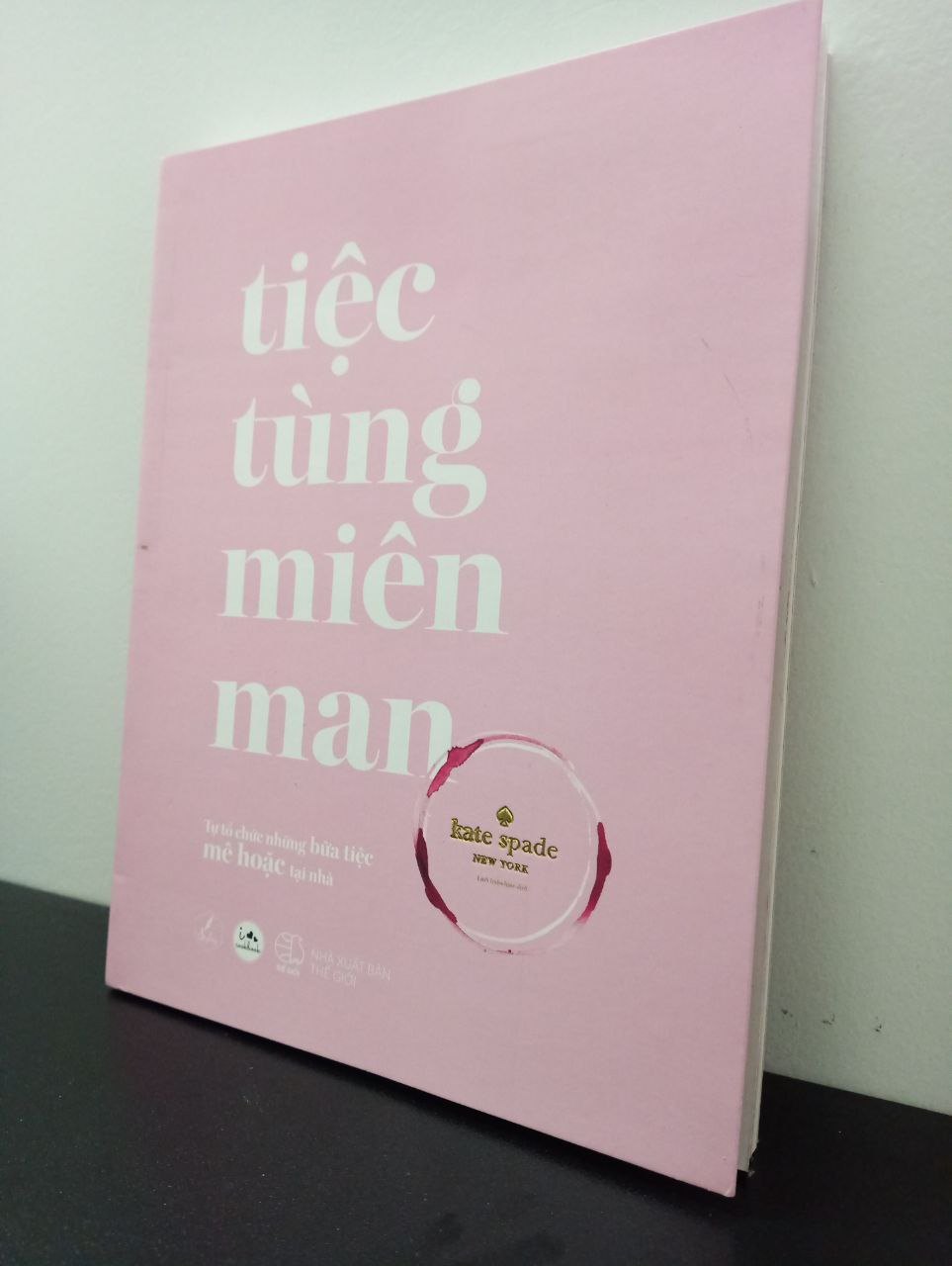 Tiệc Tùng Miên Man Kate Spade New York New 100% 0303 (SL có thể đặt: 1 cuốn) - SÁCH ĐẠI HỌC