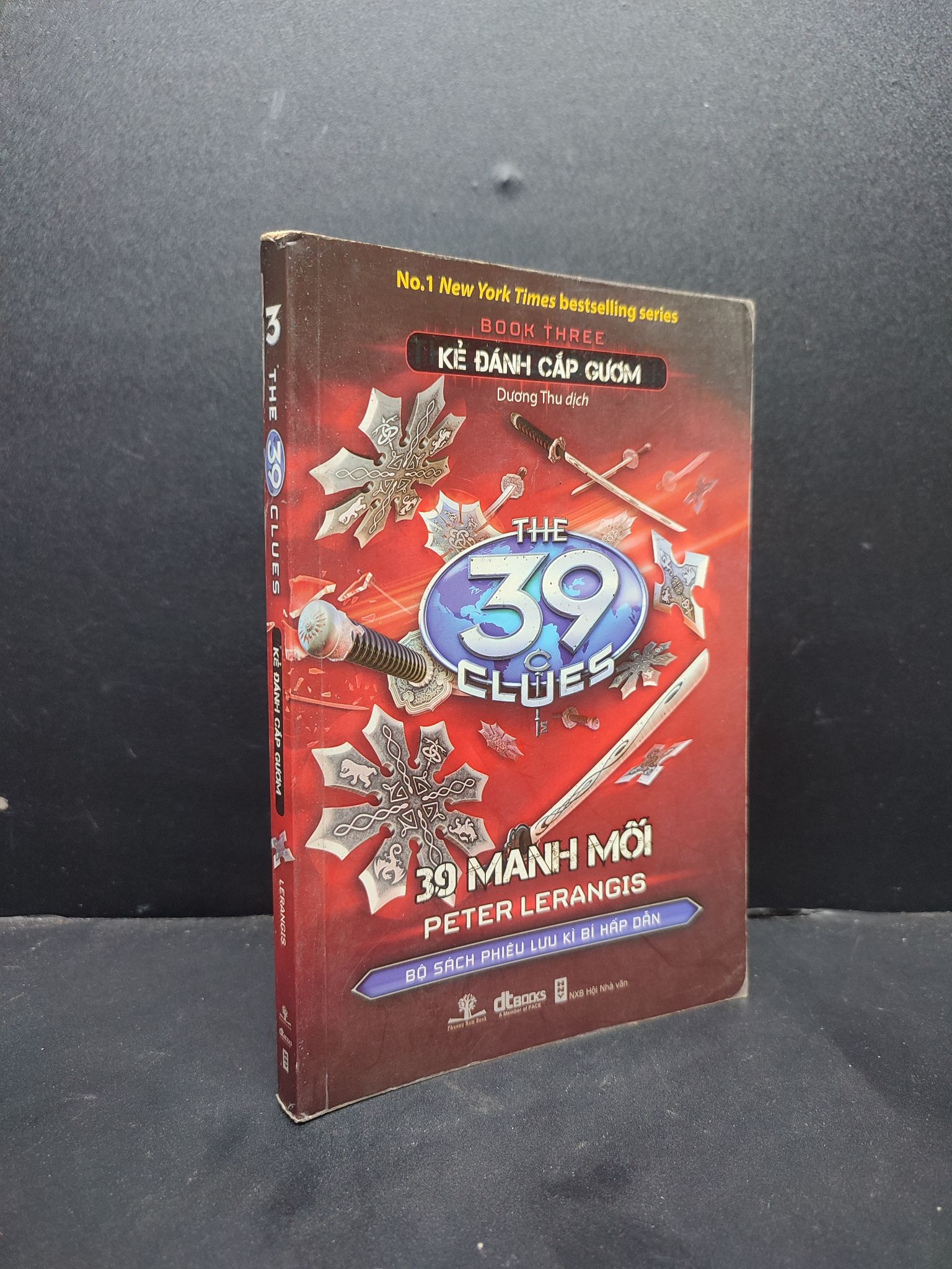Kẻ đánh cắp gươm - 39 manh mối 3 mới 80% ố vàng 2011 1406 (SL có thể đặt: 1 Cuốn) - SÁCH ĐẠI HỌC