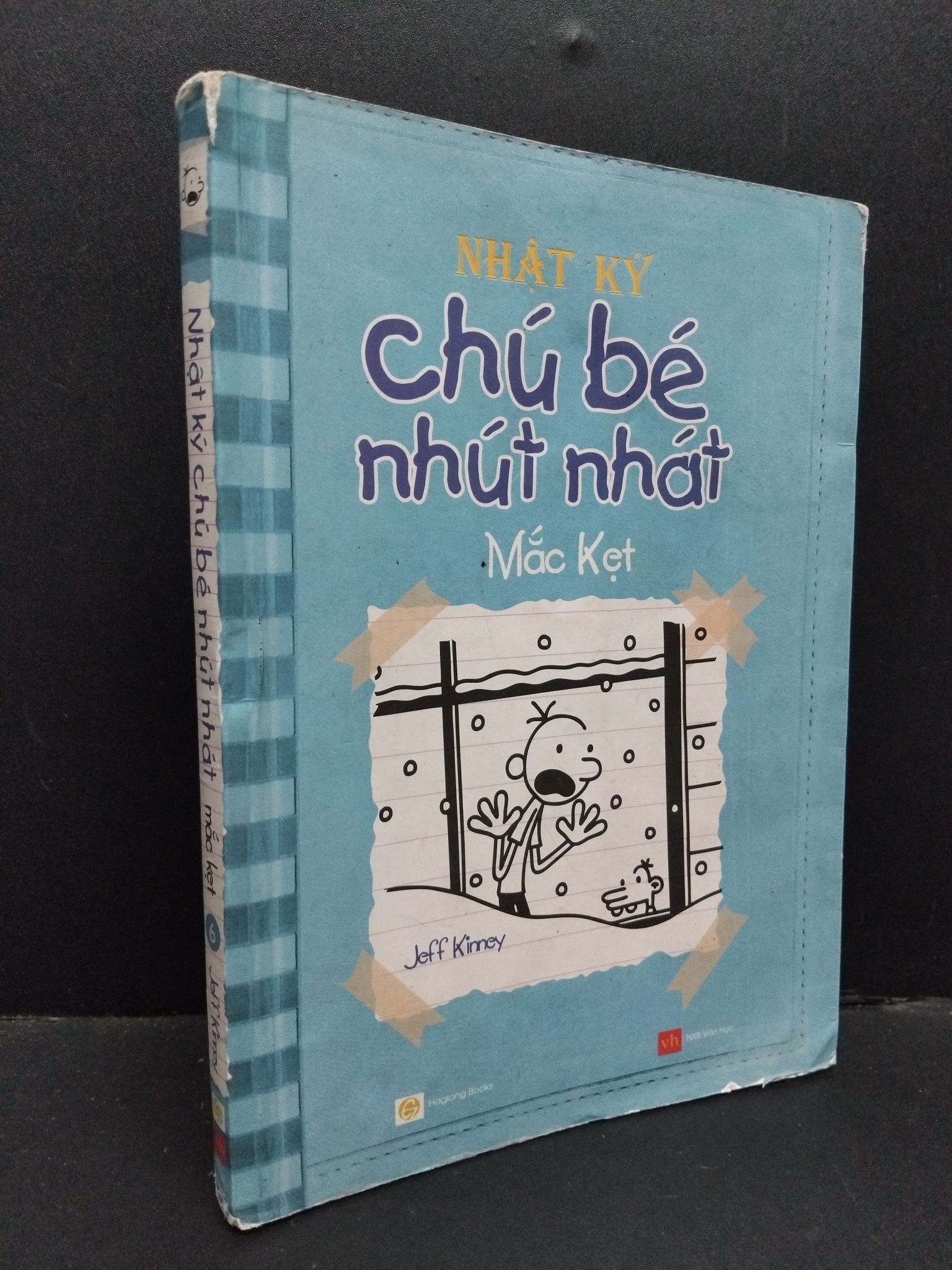 Nhật ký chú bé nhút nhát mắc kẹt Jeff Kinney mới 70% bẩn bìa, ố nhẹ, tróc gáy, tróc bìa, ẩm 2014 3010 Truyện thiếu nhi (SL có thể đặt: 1 Cuốn) - SÁCH ĐẠI HỌC