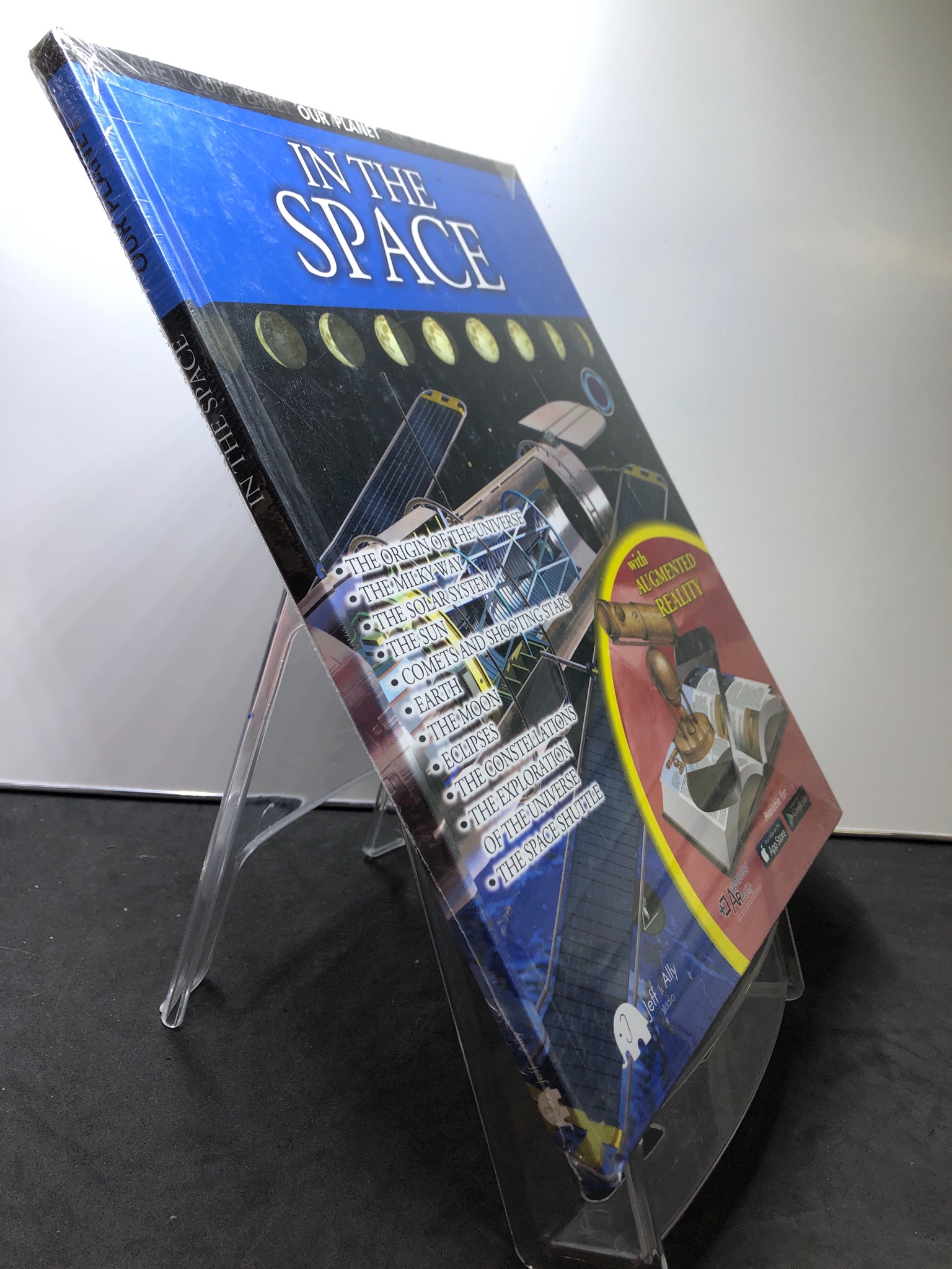 Our Planet in the Space BÌA CỨNG mới 90% 2607 Sách ngoại văn (SL có thể đặt: 1 Cuốn) - SÁCH ĐẠI HỌC