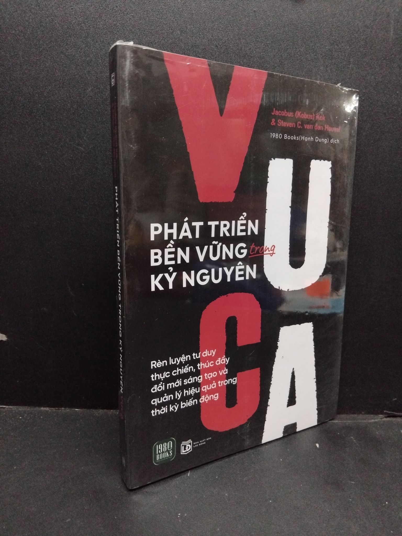 Phát triển bển vững trong kỷ nguyên Vuca Jacobus (Kobus) Kok & Steven C.Van Den Heuvel mới 100% 2310 (SL có thể đặt: 1 Cuốn) - SÁCH ĐẠI HỌC